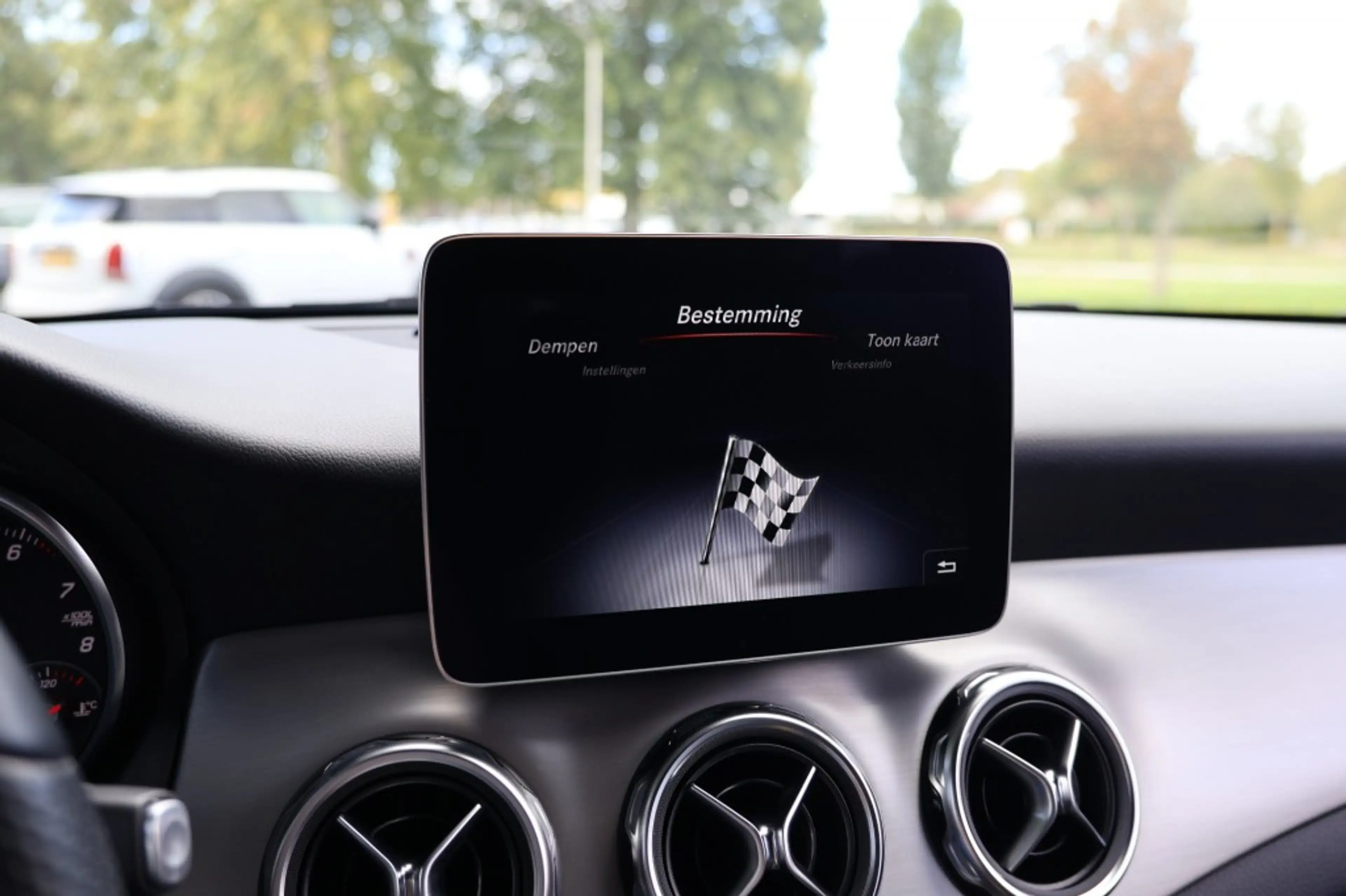 Mercedes-Benz GLA 180 180 AMG *LED*CARPLAY*TREKHAAK*CLIMA*NIGHTPAKKET*KE — photo 23