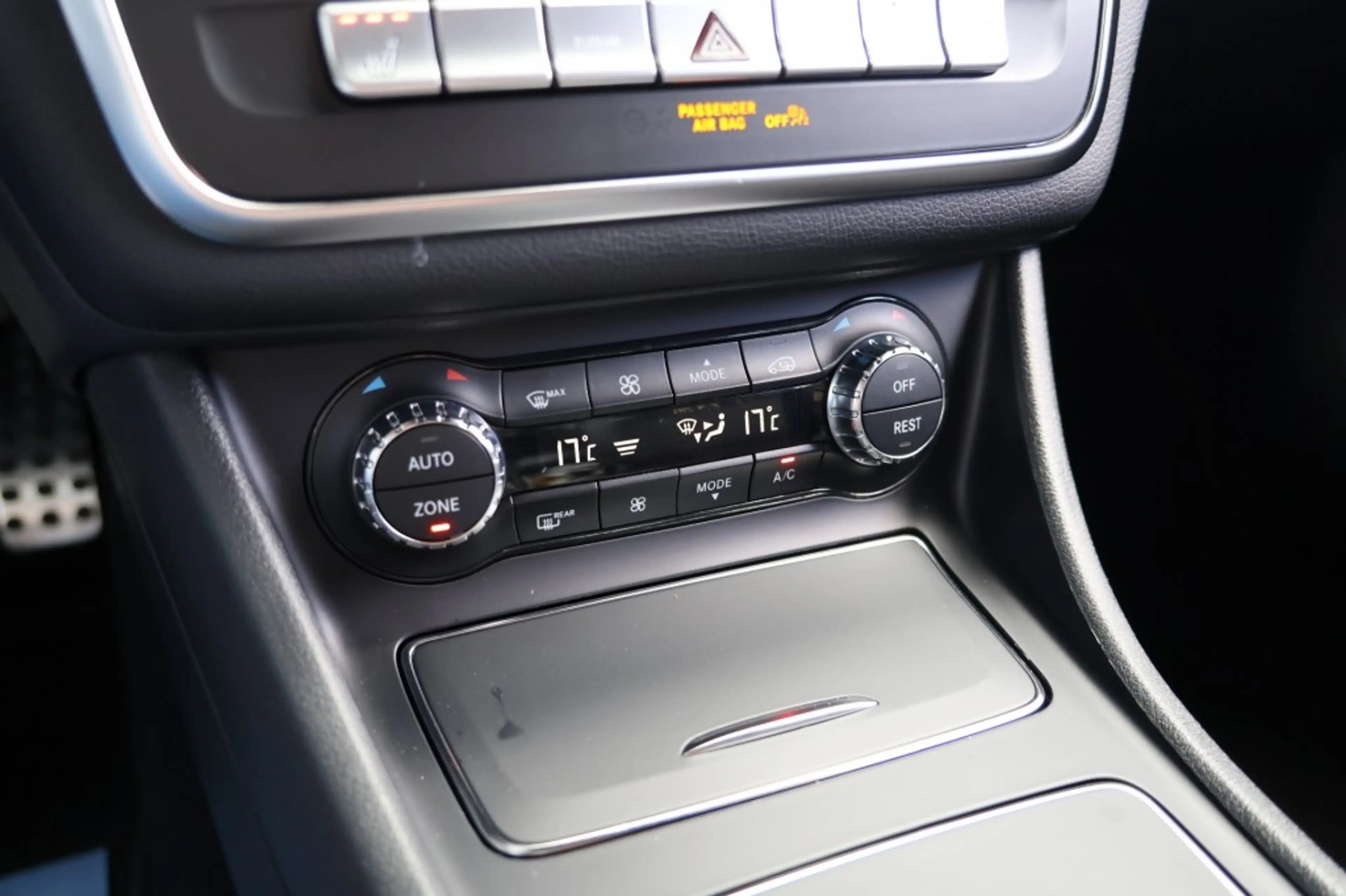 Mercedes-Benz GLA 180 180 AMG *LED*CARPLAY*TREKHAAK*CLIMA*NIGHTPAKKET*KE — photo 21