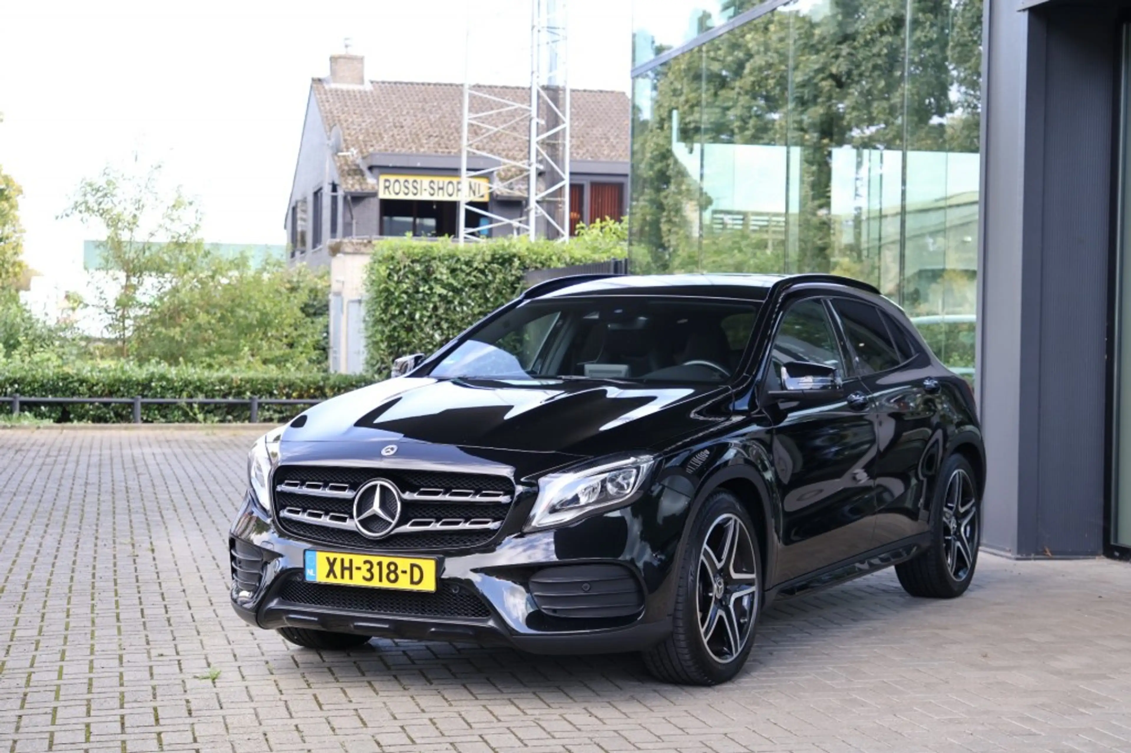 Mercedes-Benz GLA 180 180 AMG *LED*CARPLAY*TREKHAAK*CLIMA*NIGHTPAKKET*KE — photo 4