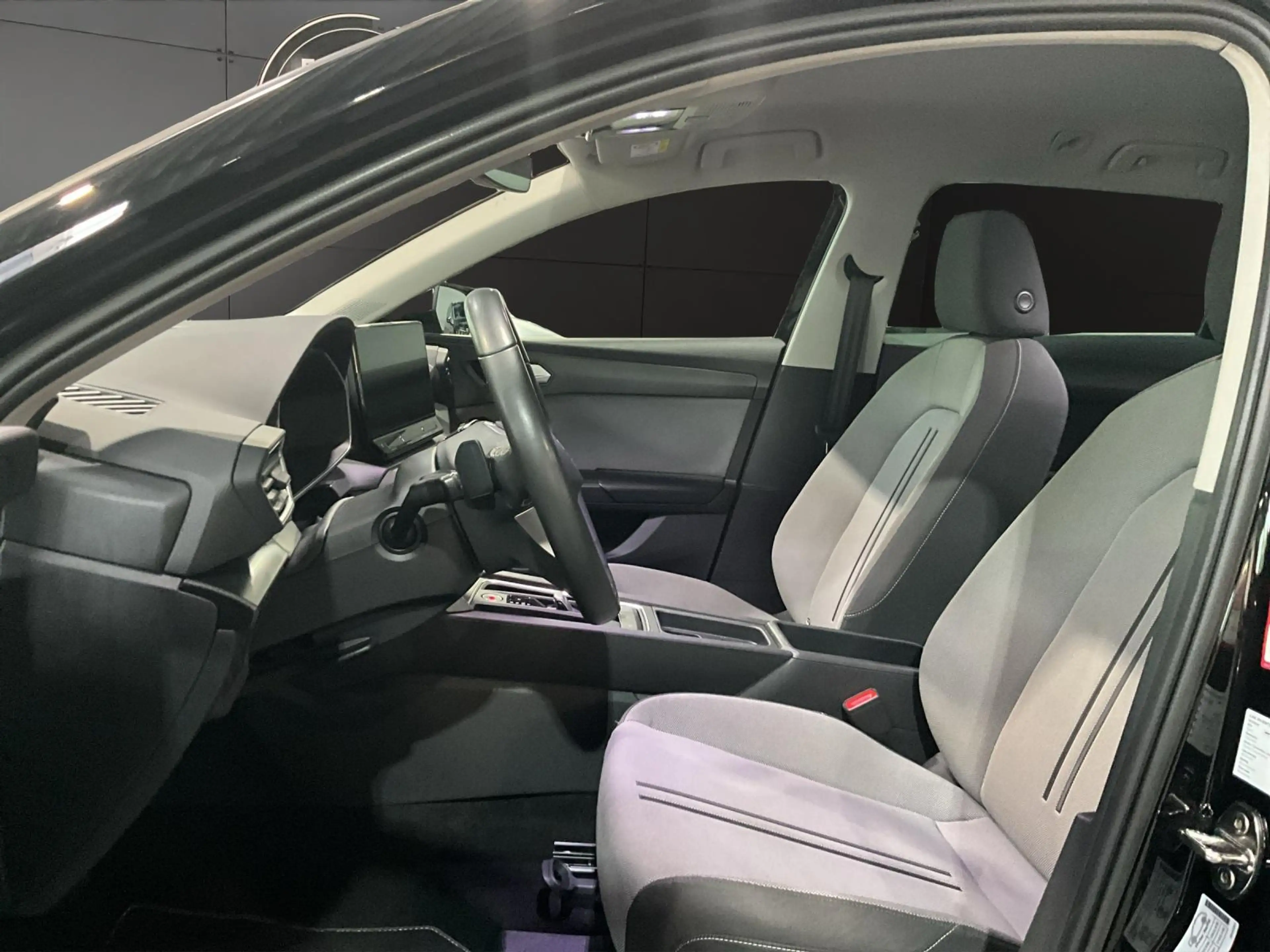 SEAT Leon Style 1.5 eTSI*LED*ACC*Keyless*CAM*DAB* — photo 10
