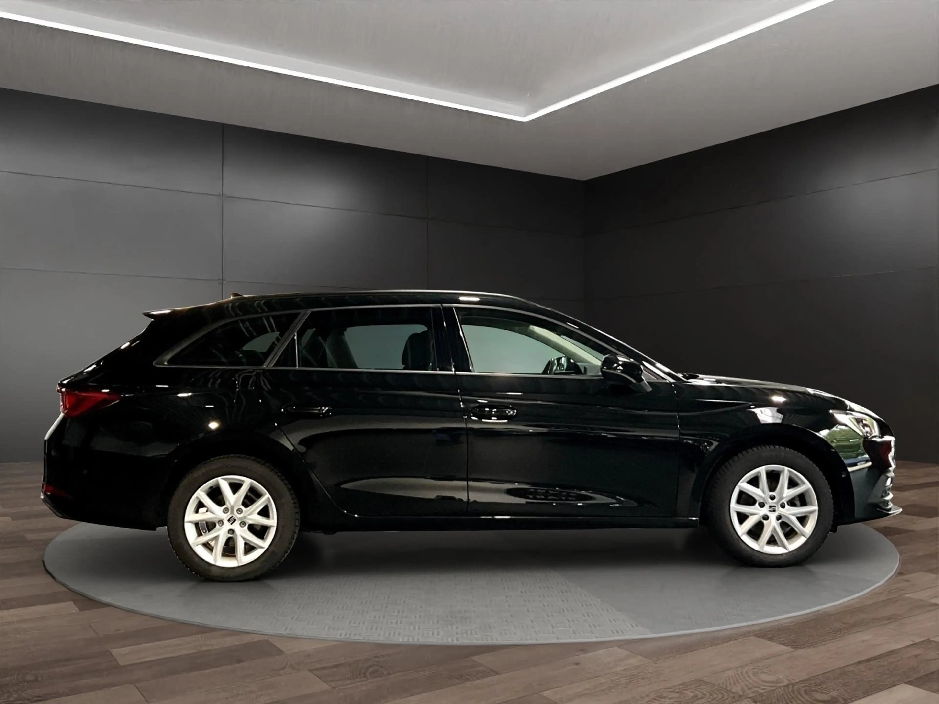 SEAT Leon Style 1.5 eTSI*LED*ACC*Keyless*CAM*DAB* — photo 2