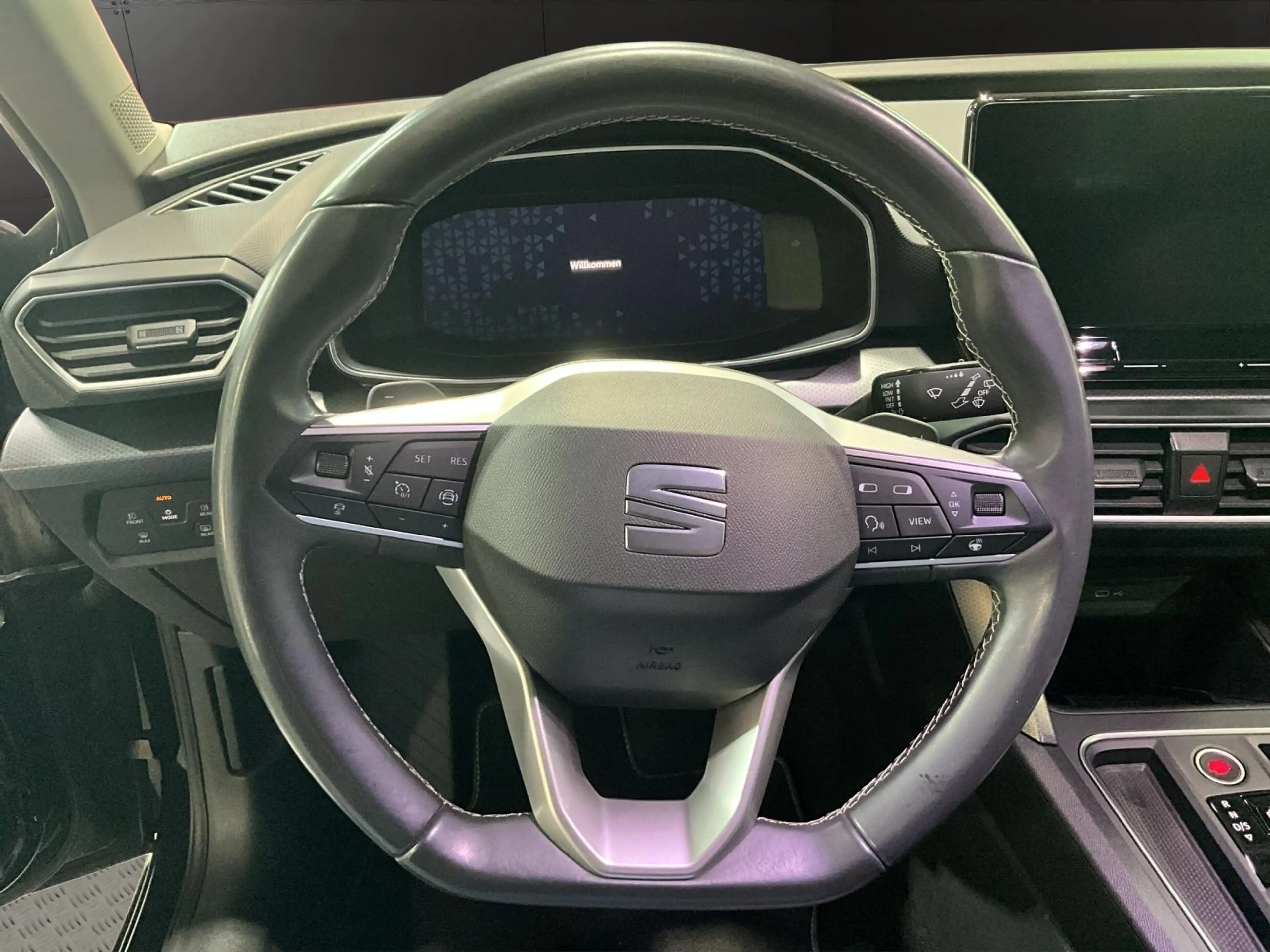 SEAT Leon Style 1.5 eTSI*LED*ACC*Keyless*CAM*DAB* — photo 11