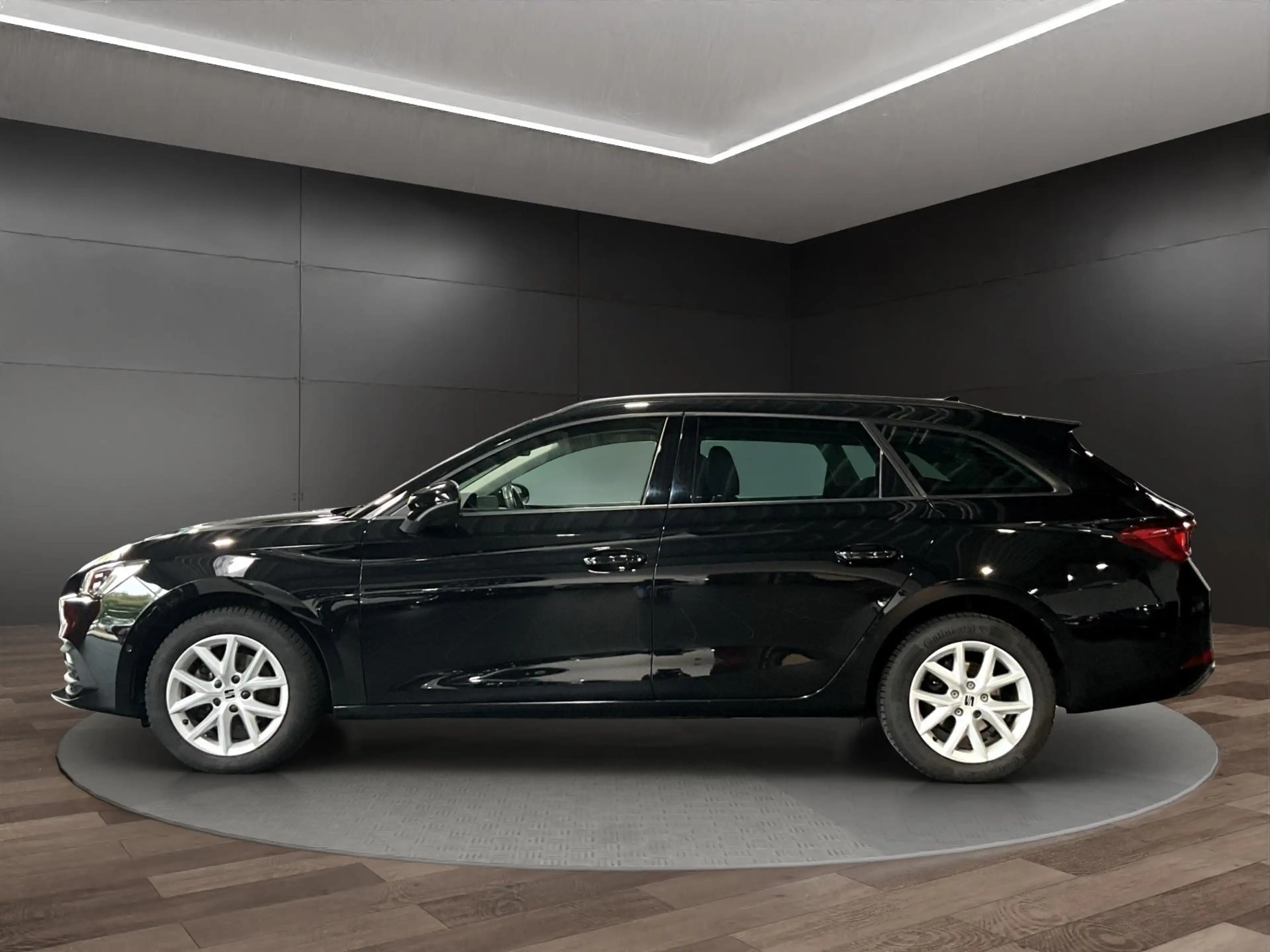 SEAT Leon Style 1.5 eTSI*LED*ACC*Keyless*CAM*DAB* — photo 6