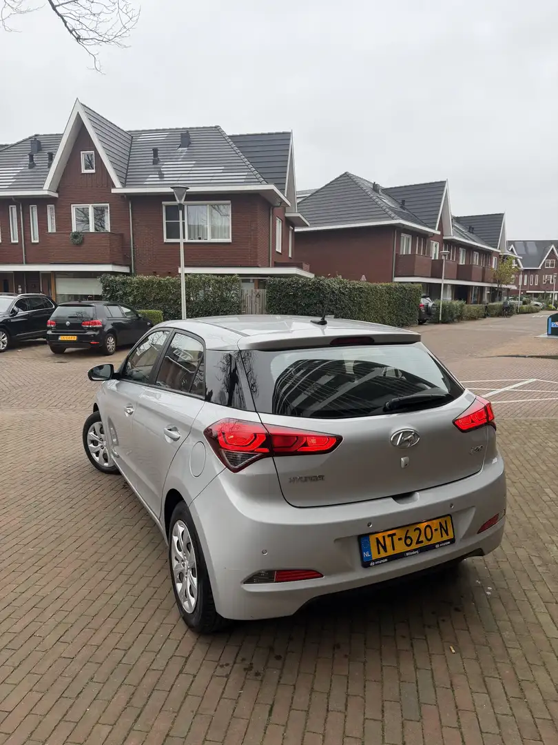 Hyundai i20 1.0 T-GDI Comfort Grijs benzine dealeronderhouden Grijs - 2