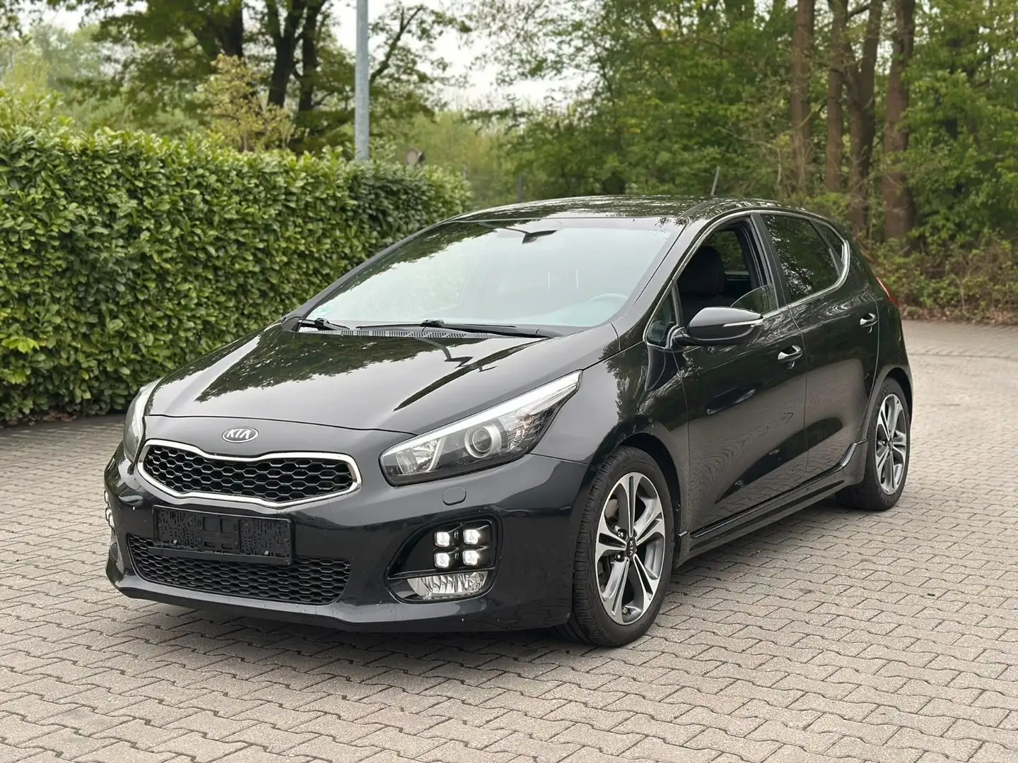 Kia Ceed GT-Line*Navi*Bi-Xenon*2-Zonen-Klima* Schwarz - 1