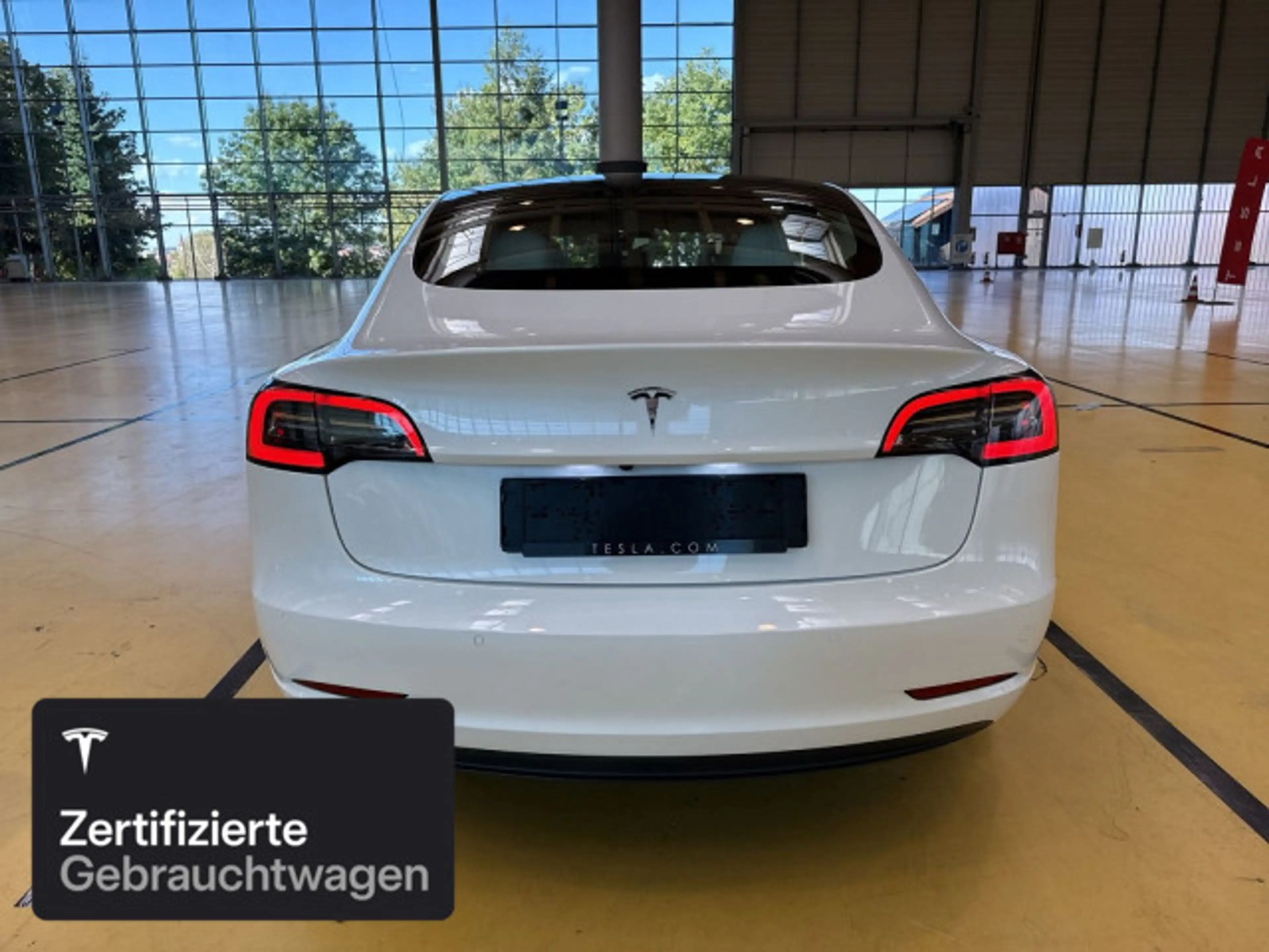 Tesla Model 3 Rear-Wheel Drive — photo 6