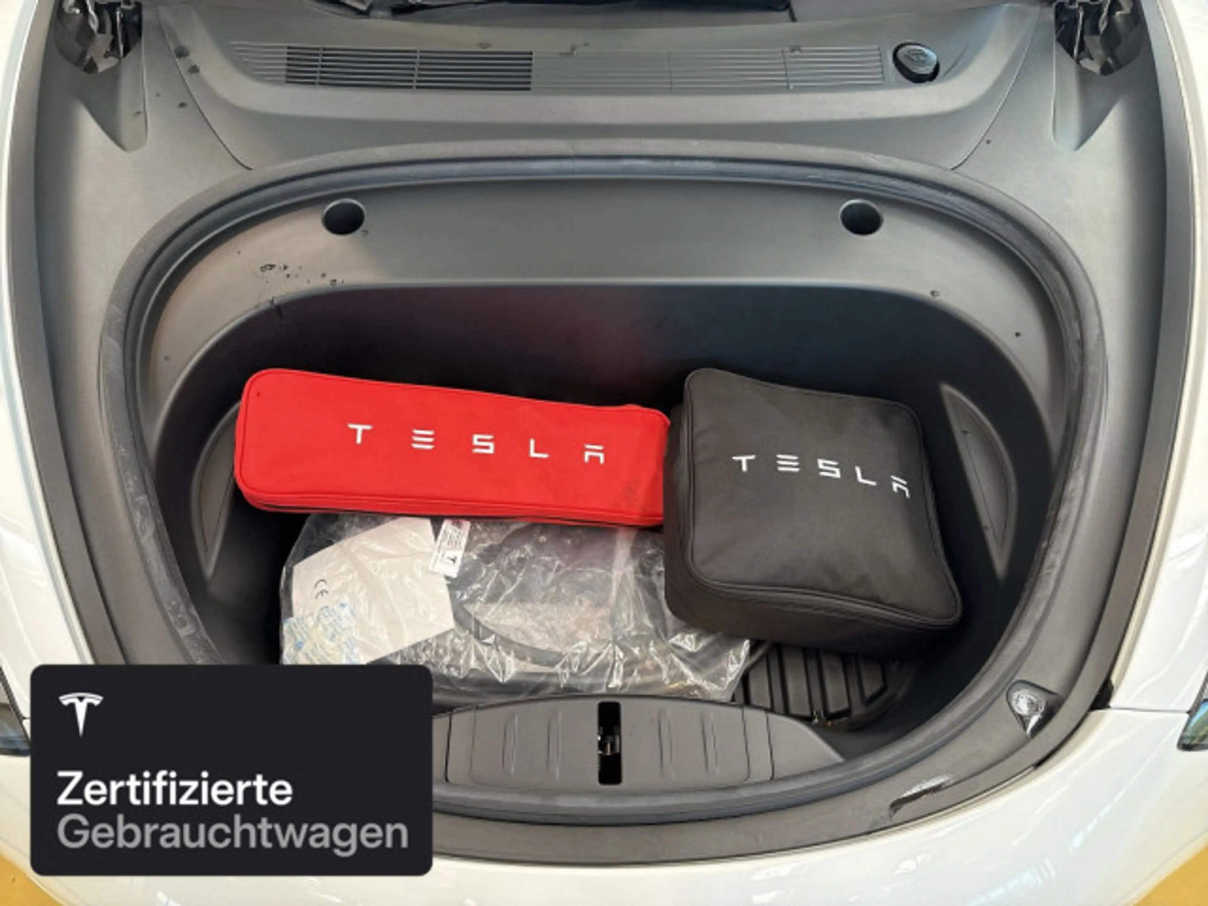 Tesla Model 3 Rear-Wheel Drive — photo 8