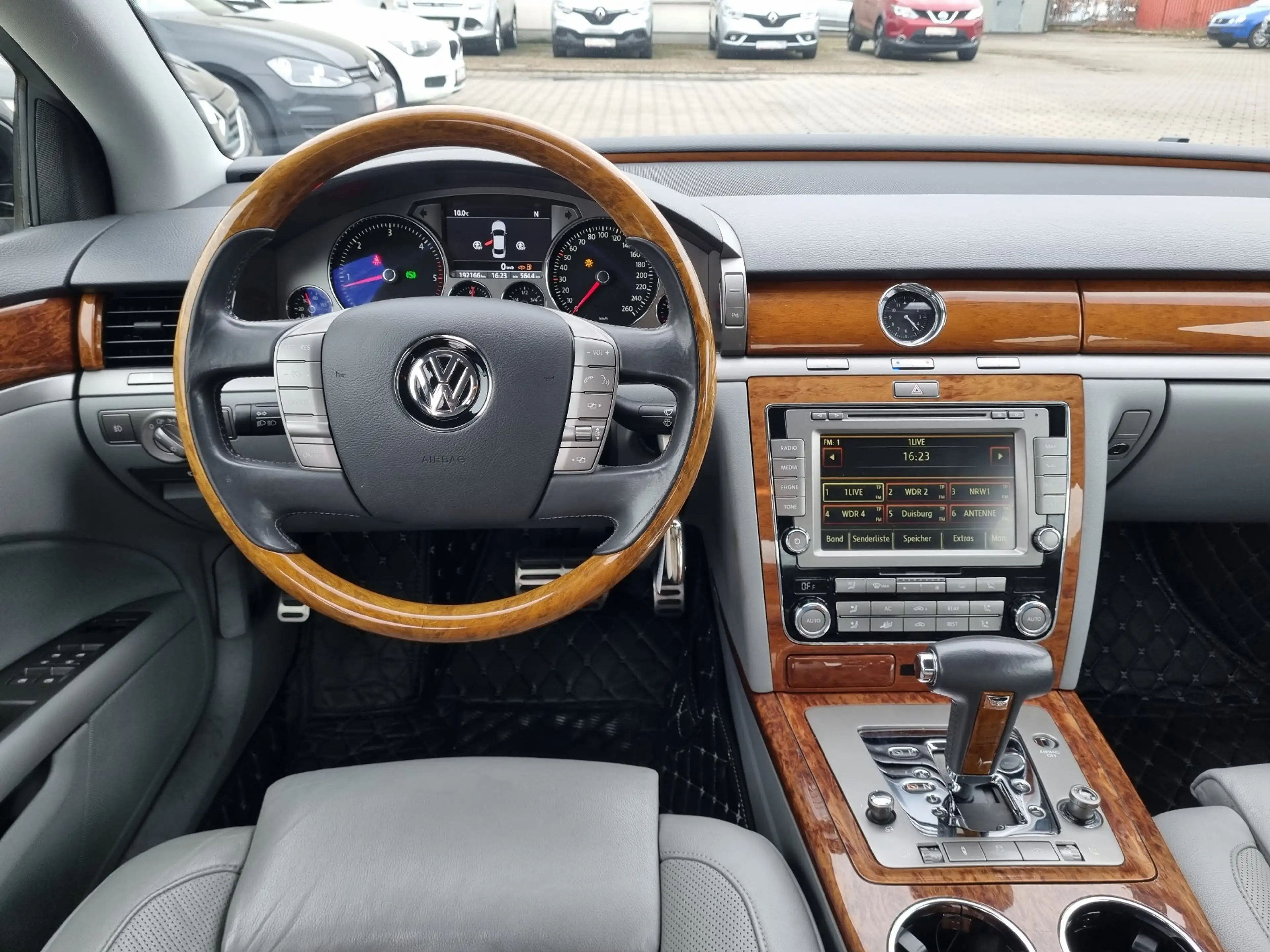 Volkswagen Phaeton 3.0 V6 TDI DPF 4MOTION"Leder"Navi"Xenon"8-fach ber — photo 7