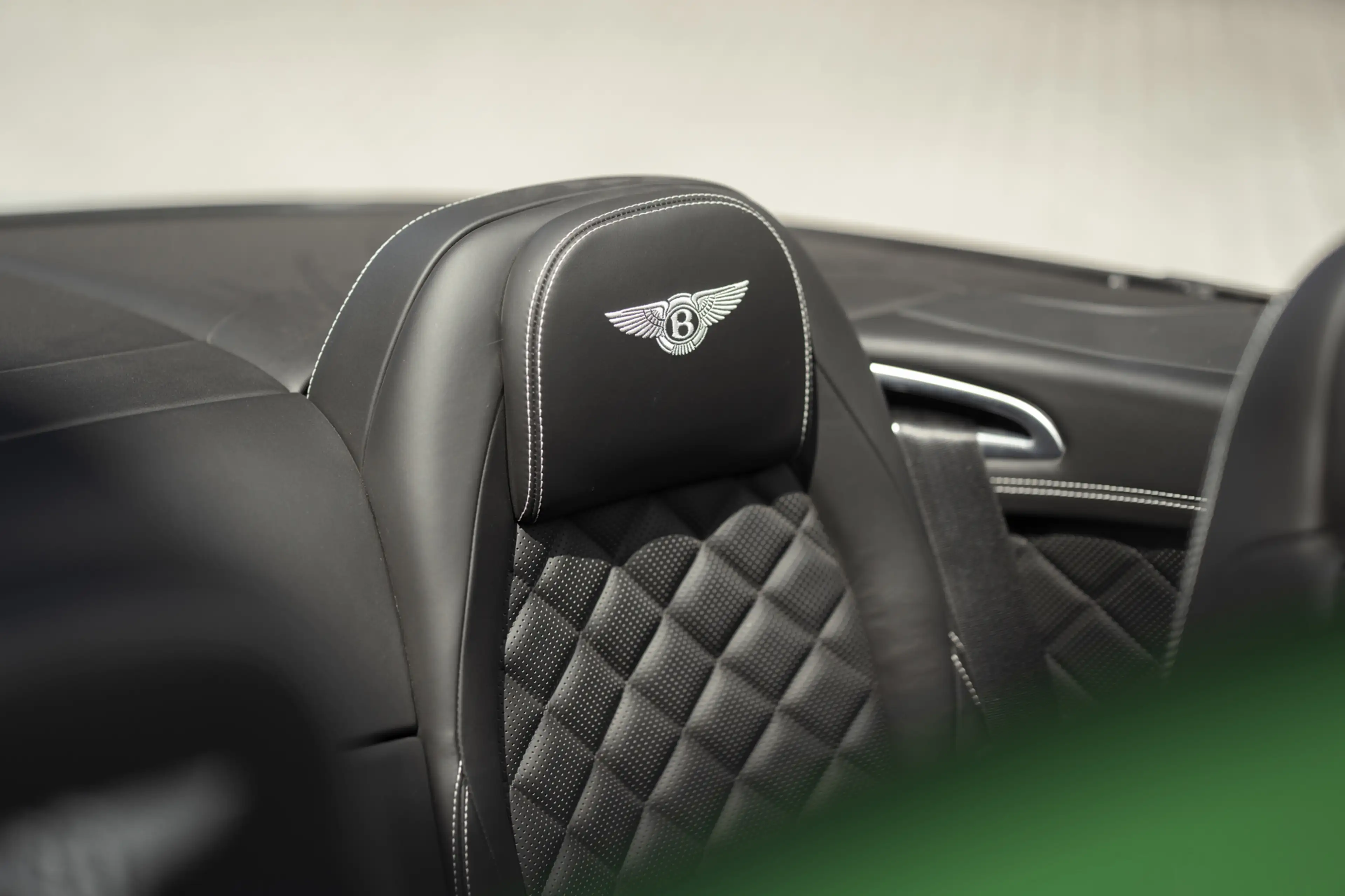 Bentley Continental GTC 4.0 V8S — photo 7