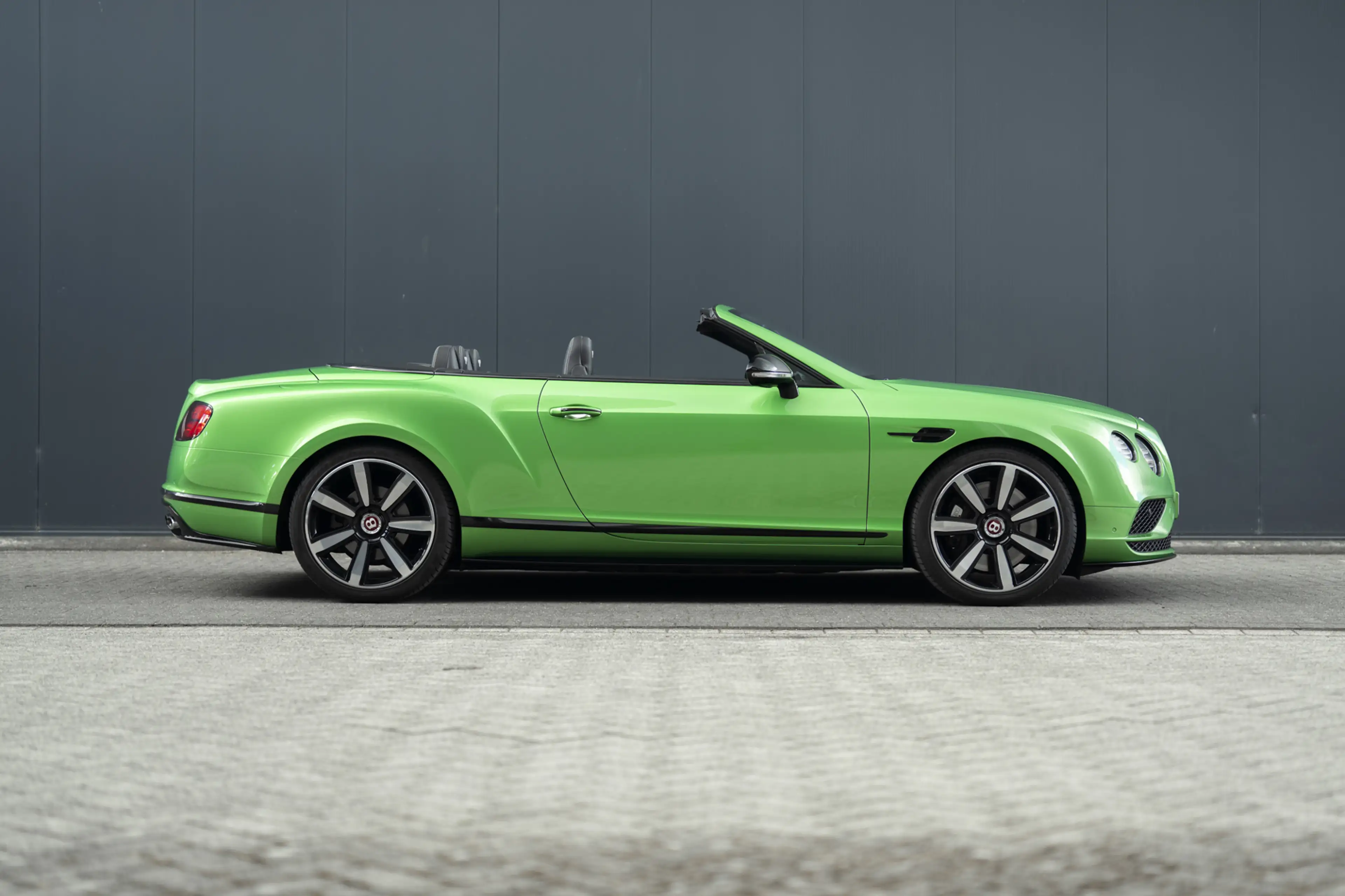 Bentley Continental GTC 4.0 V8S — photo 11