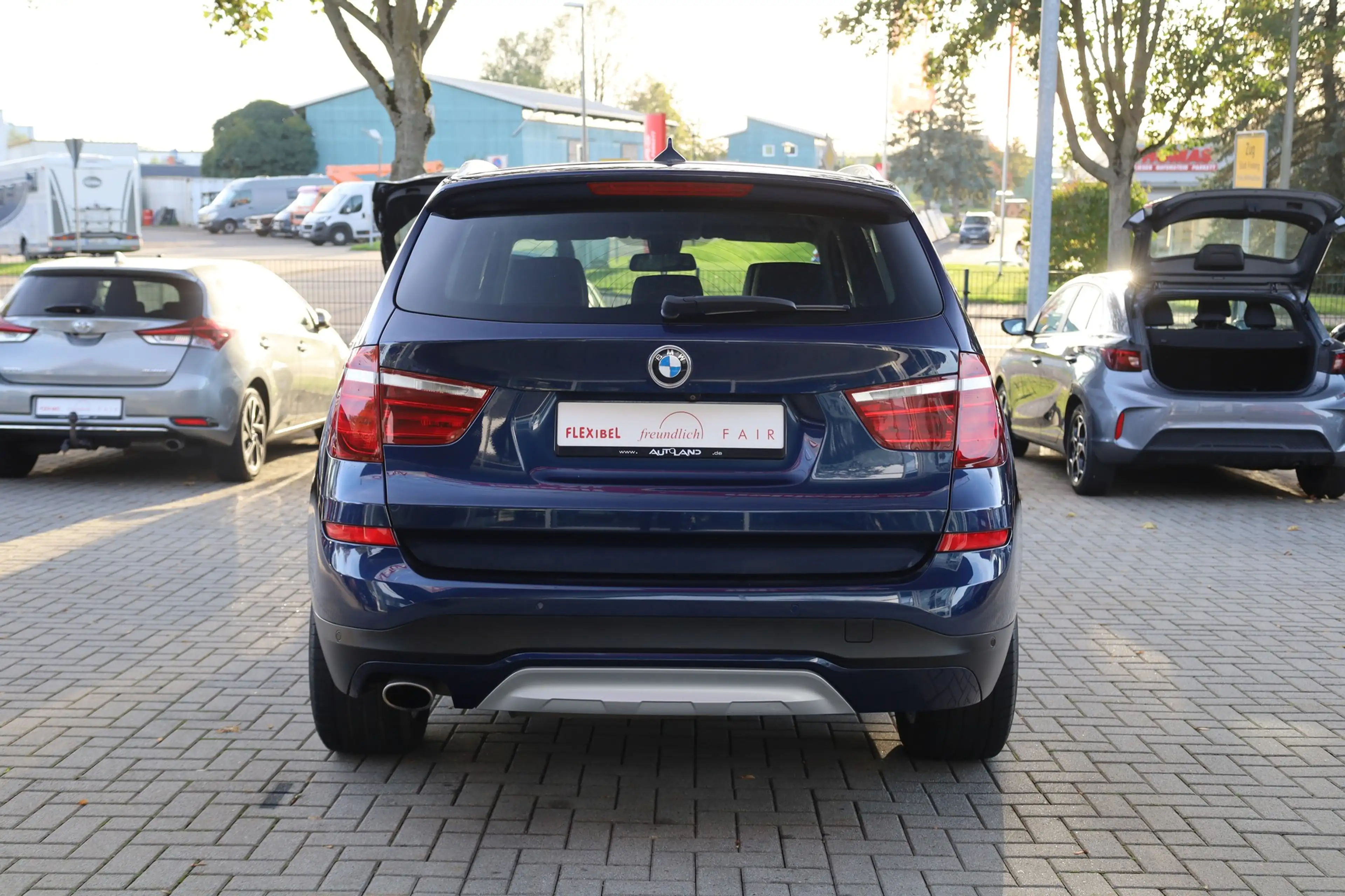 BMW X3 xDrive 20 d Navi Standheizung Head-Up AHK PDC — photo 5