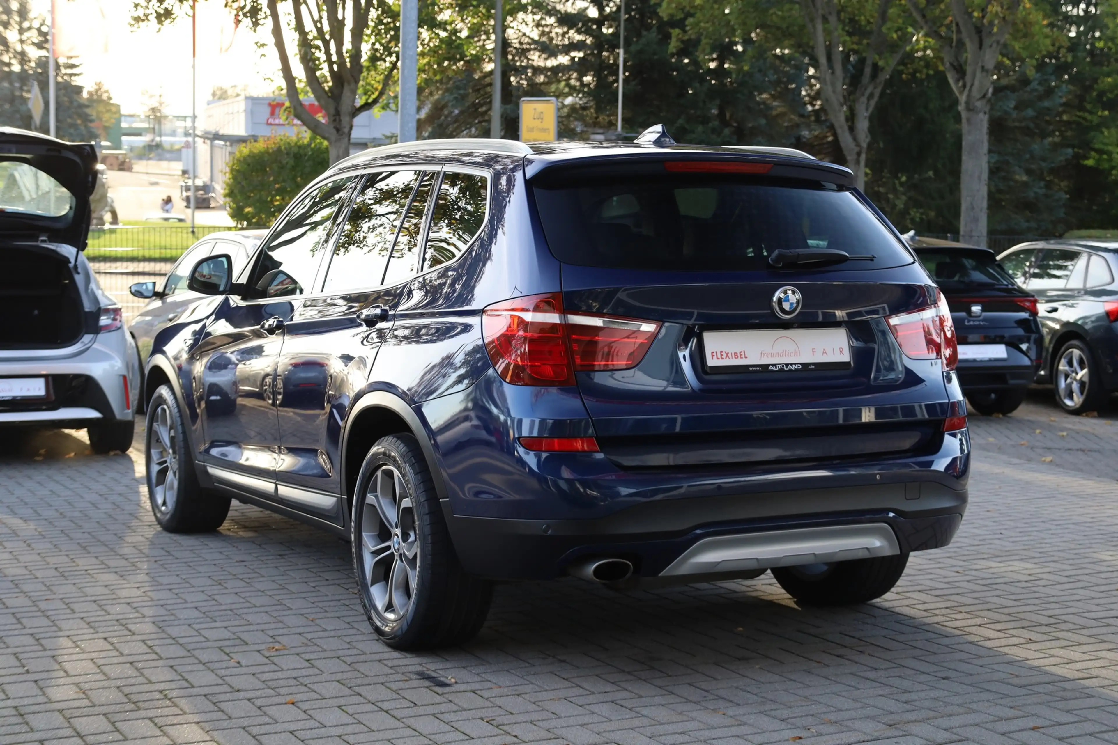 BMW X3 xDrive 20 d Navi Standheizung Head-Up AHK PDC — photo 4