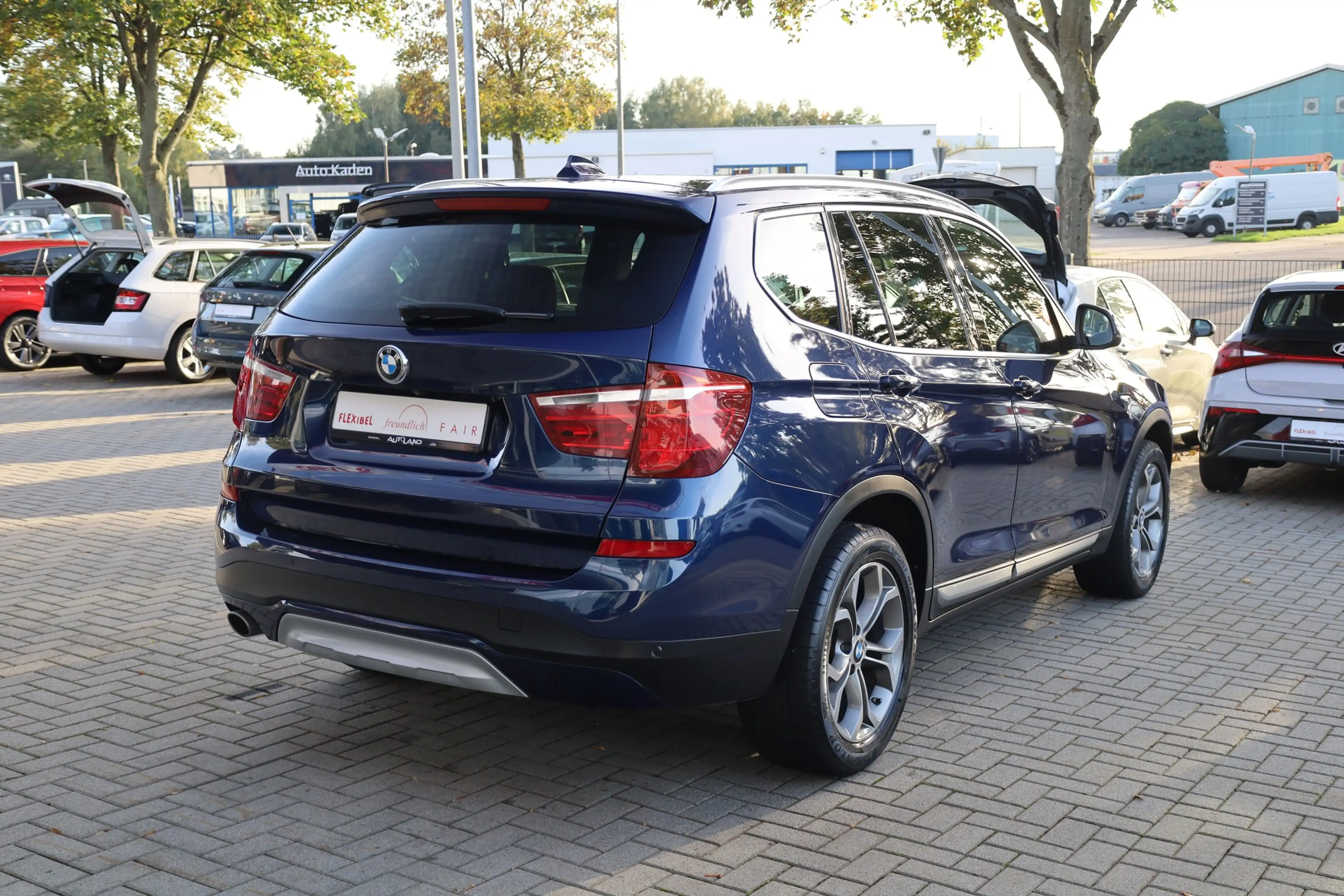 BMW X3 xDrive 20 d Navi Standheizung Head-Up AHK PDC — photo 6