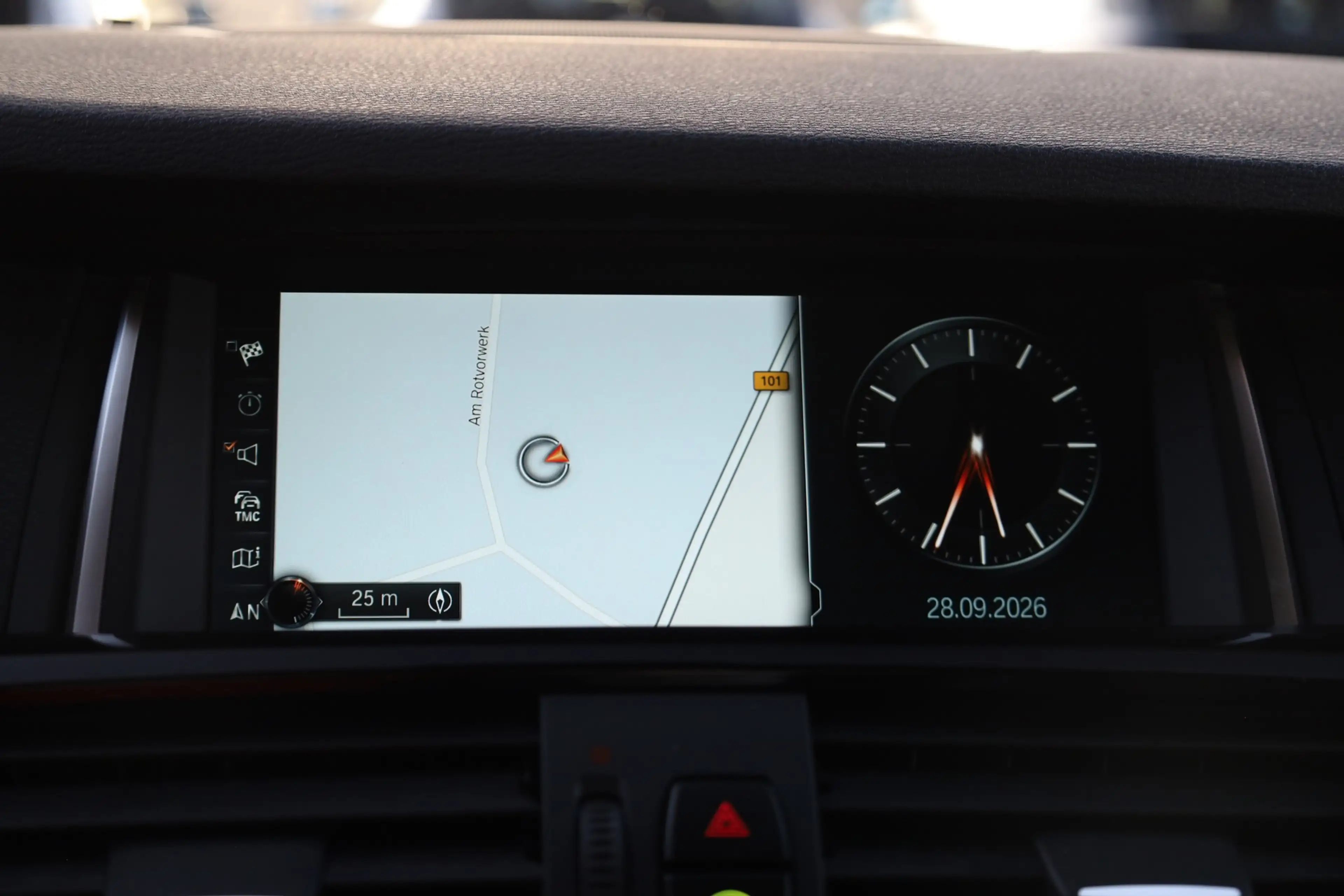 BMW X3 xDrive 20 d Navi Standheizung Head-Up AHK PDC — photo 15
