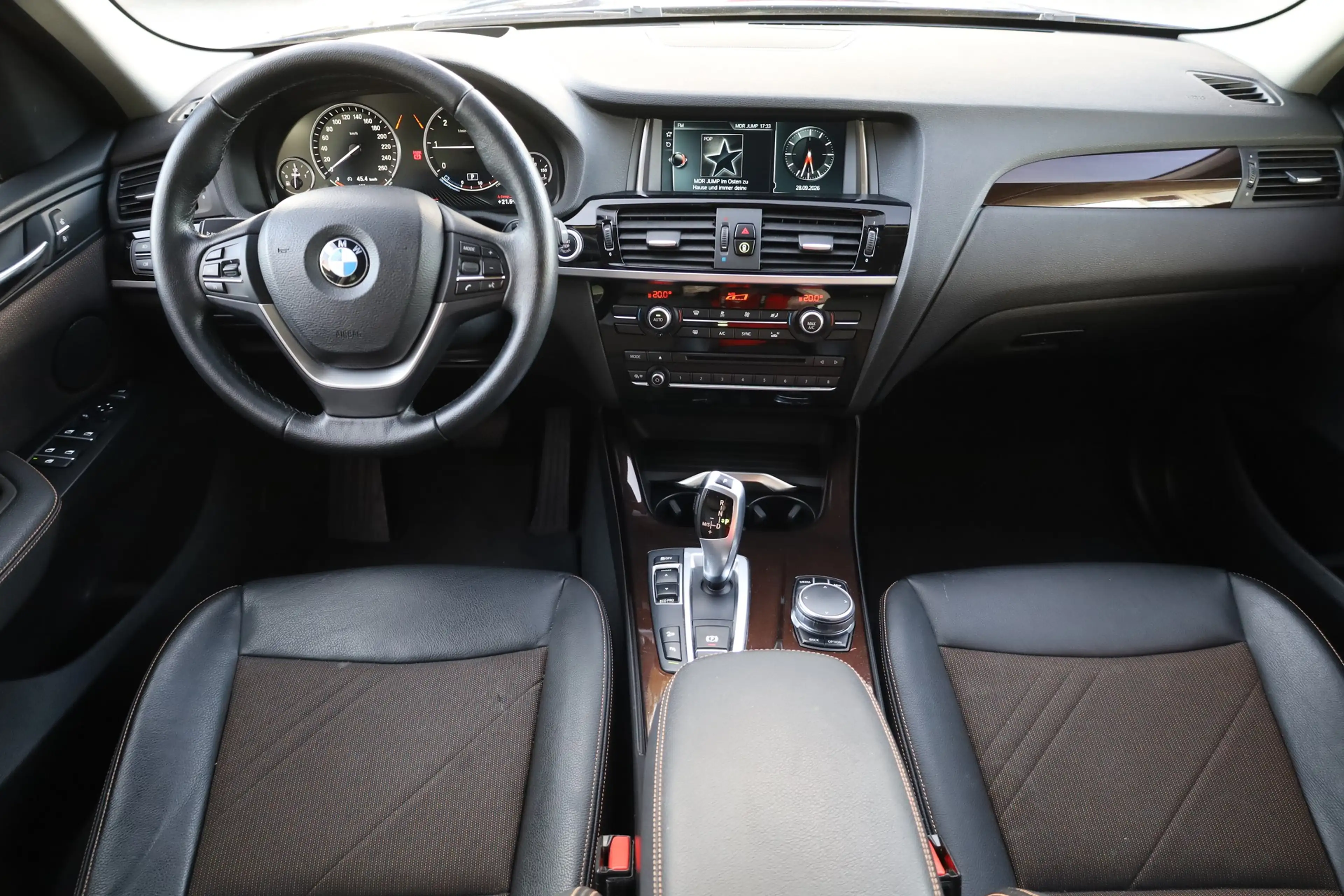 BMW X3 xDrive 20 d Navi Standheizung Head-Up AHK PDC — photo 11