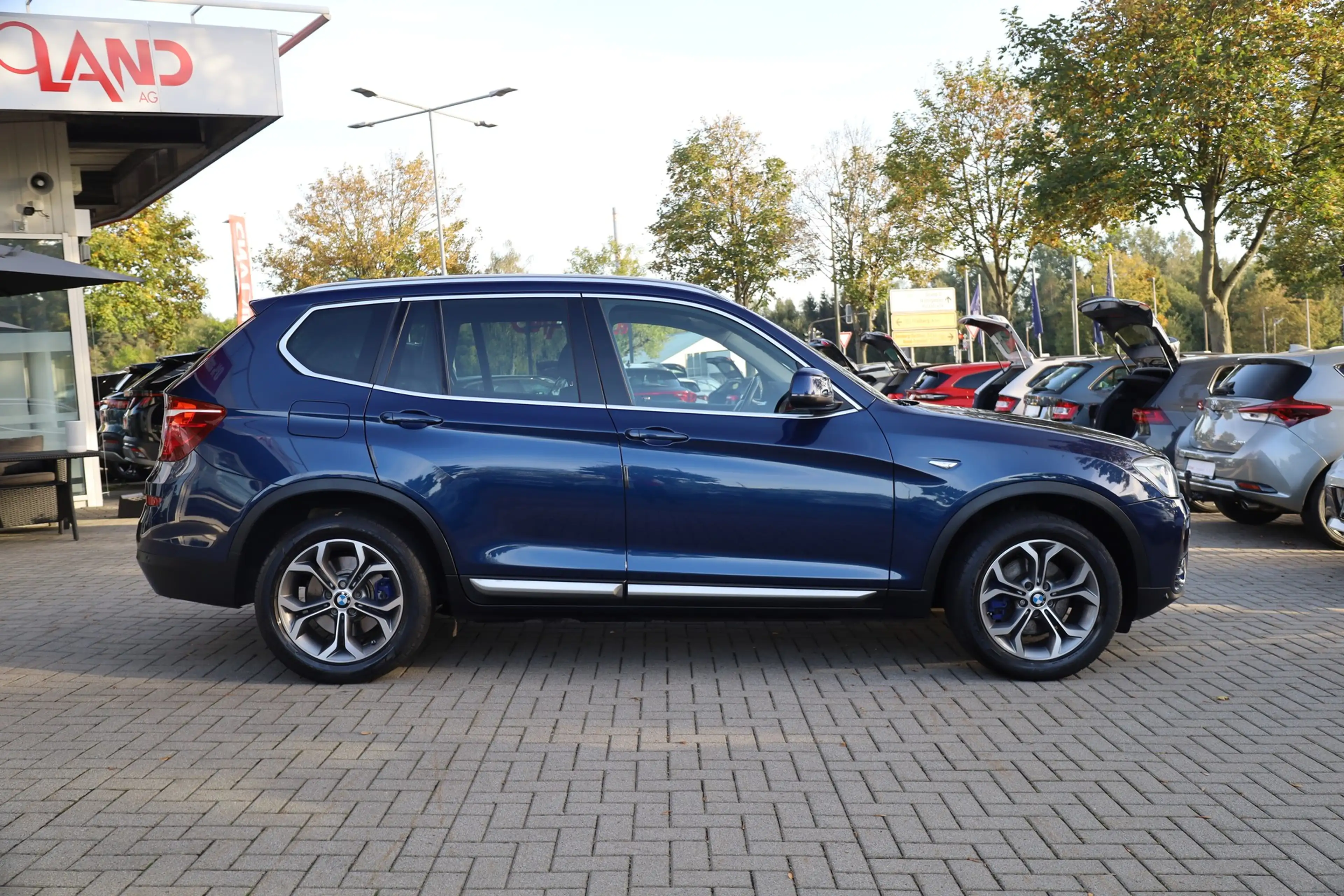 BMW X3 xDrive 20 d Navi Standheizung Head-Up AHK PDC — photo 7