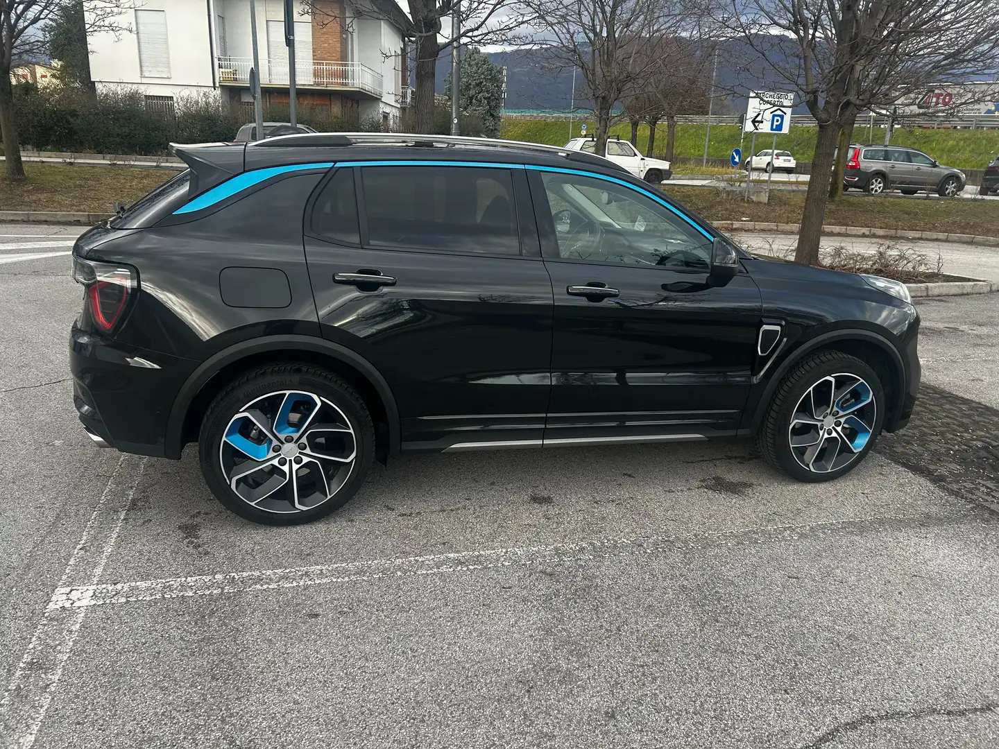 Lynk & Co 01 01 1.5 td phev auto Nero - 2