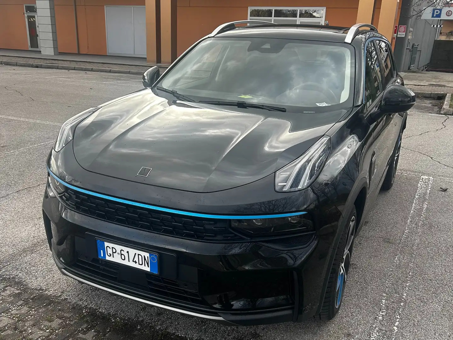 Lynk & Co 01 01 1.5 td phev auto Nero - 1