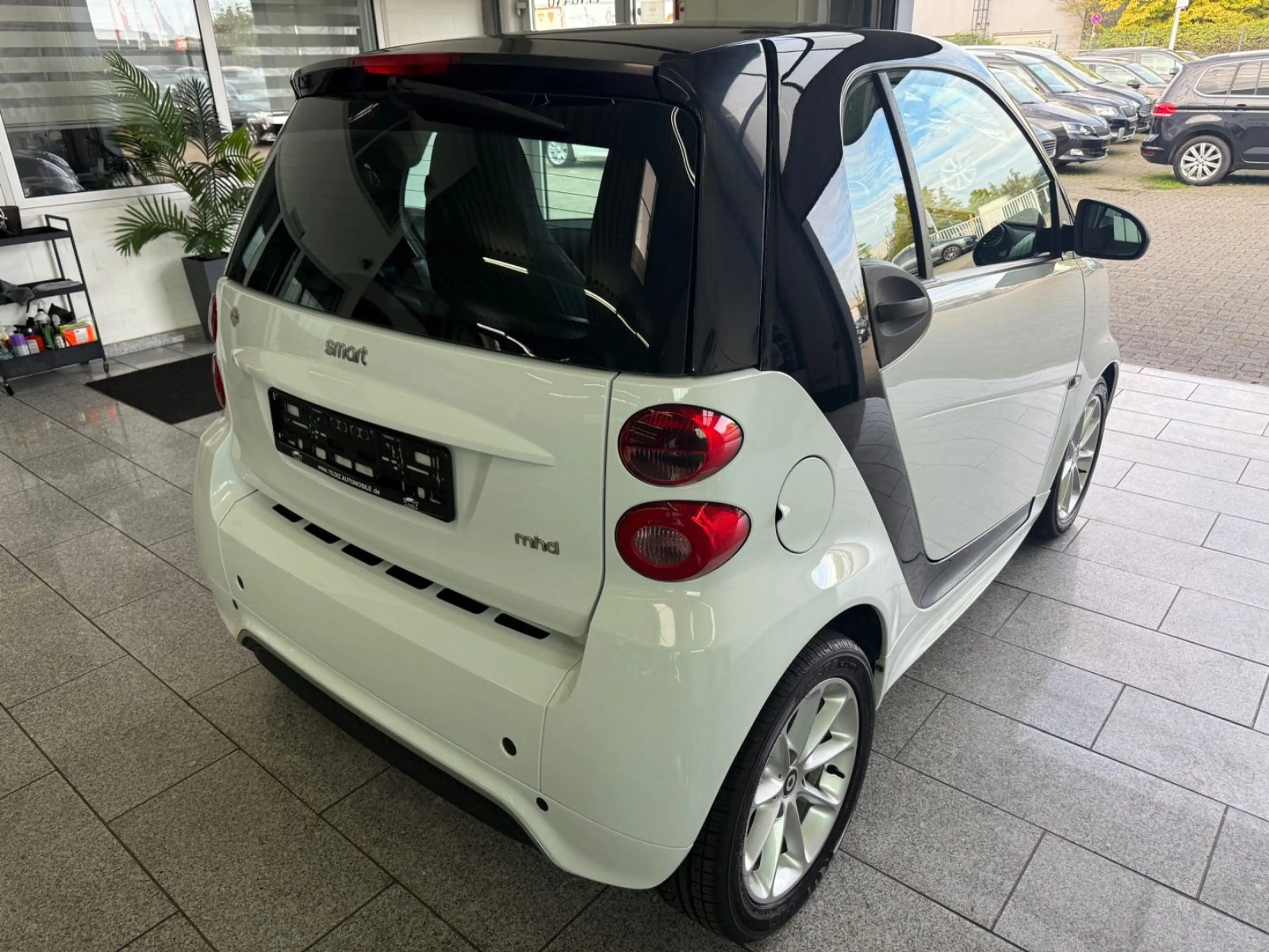 smart forTwo 1.0 MHD*AUTO*SERV*PANO*SHZ*CARPL*NAV*SOUN — photo 7
