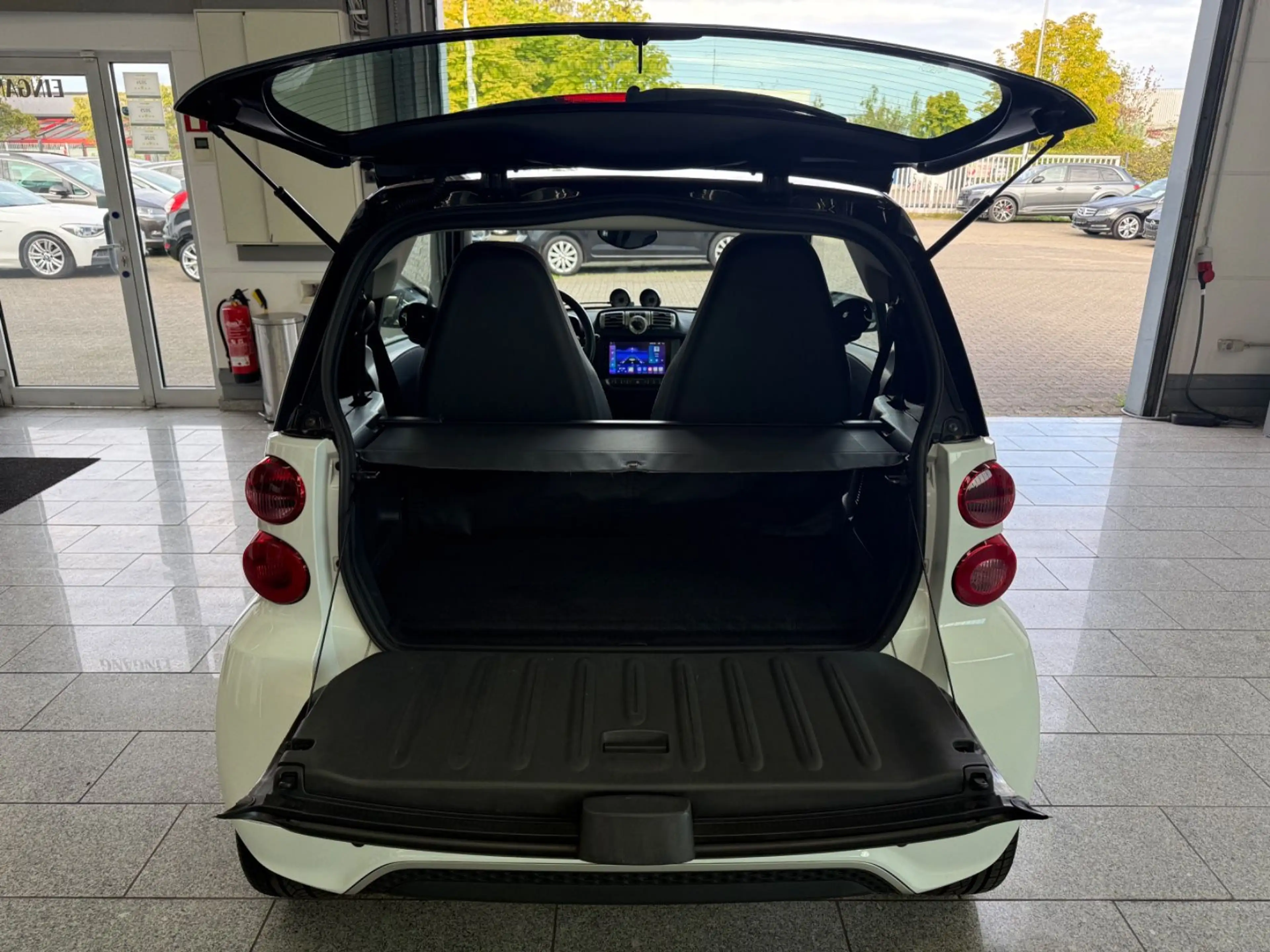 smart forTwo 1.0 MHD*AUTO*SERV*PANO*SHZ*CARPL*NAV*SOUN — photo 12
