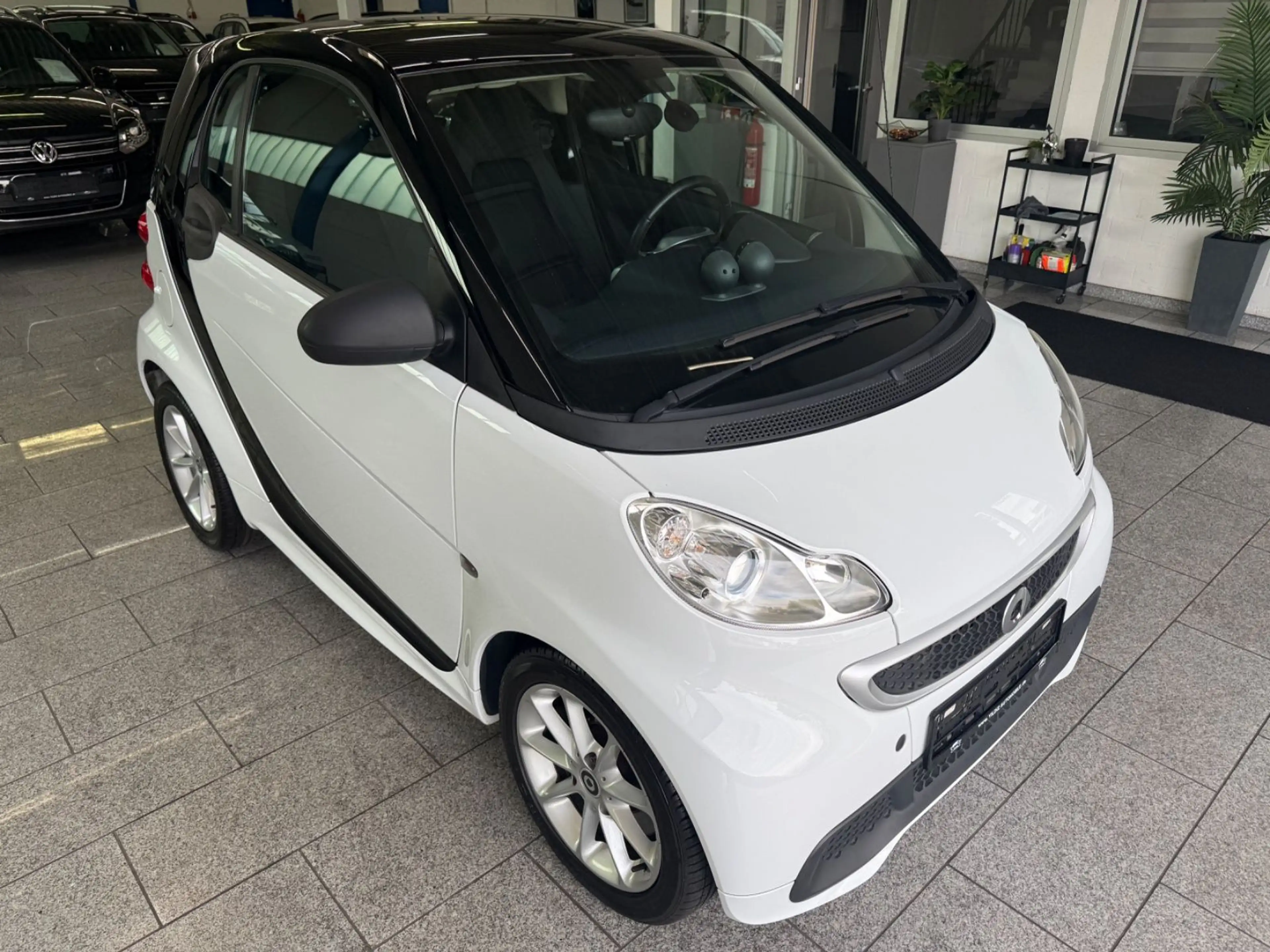 smart forTwo 1.0 MHD*AUTO*SERV*PANO*SHZ*CARPL*NAV*SOUN — photo 5