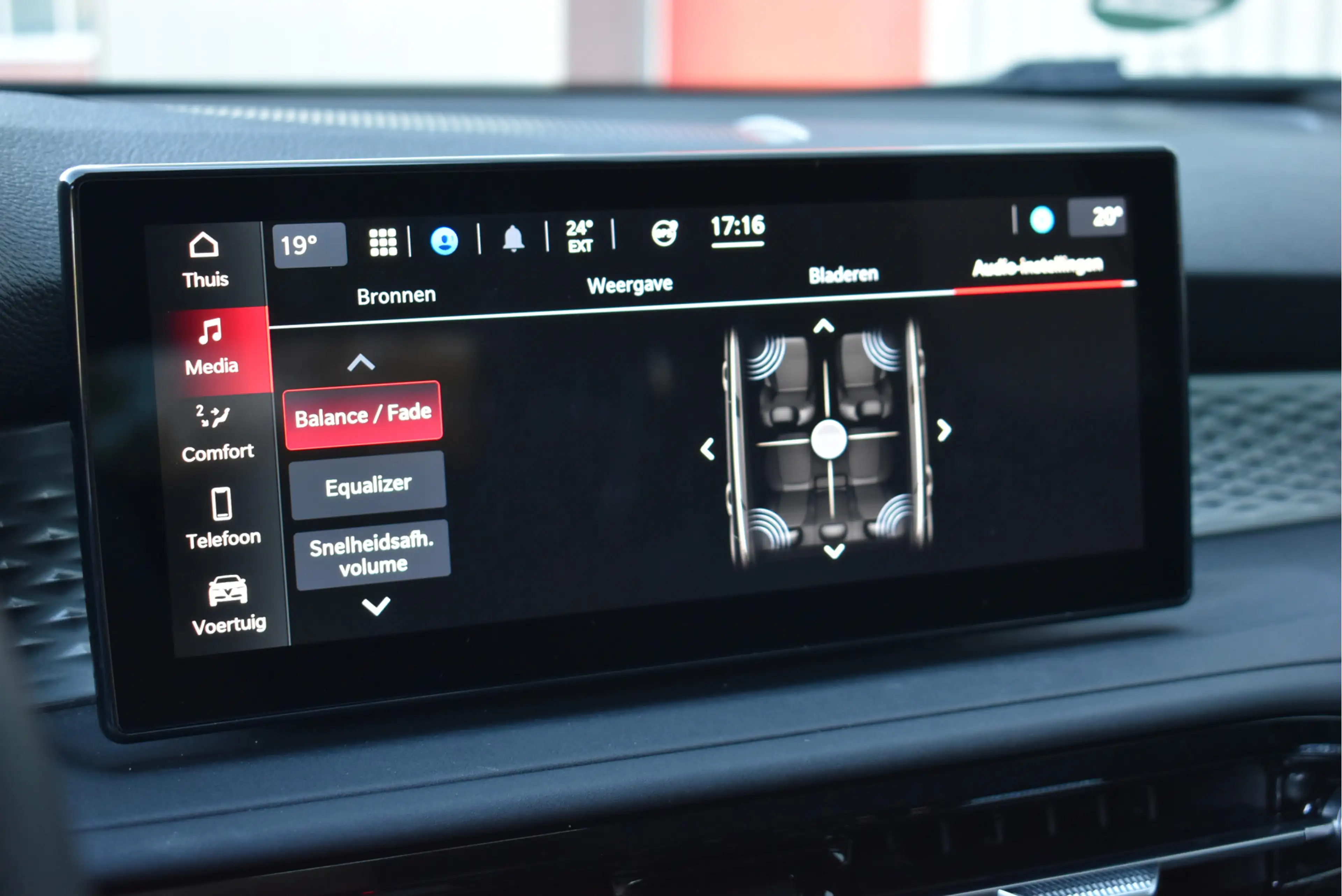 Alfa Romeo Tonale 1.5T Hybrid Super Cruise control, Carplay — photo 26