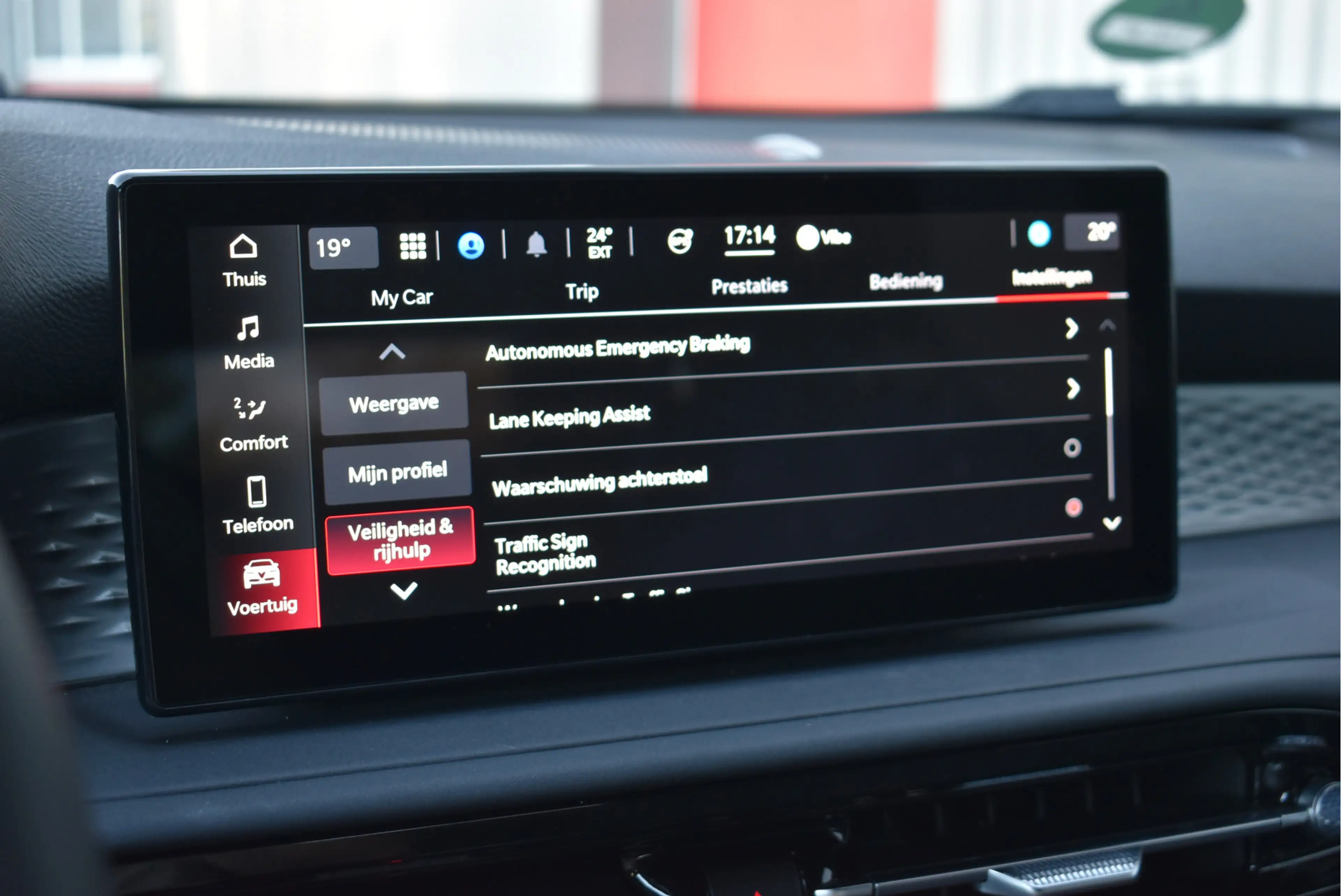 Alfa Romeo Tonale 1.5T Hybrid Super Cruise control, Carplay — photo 25