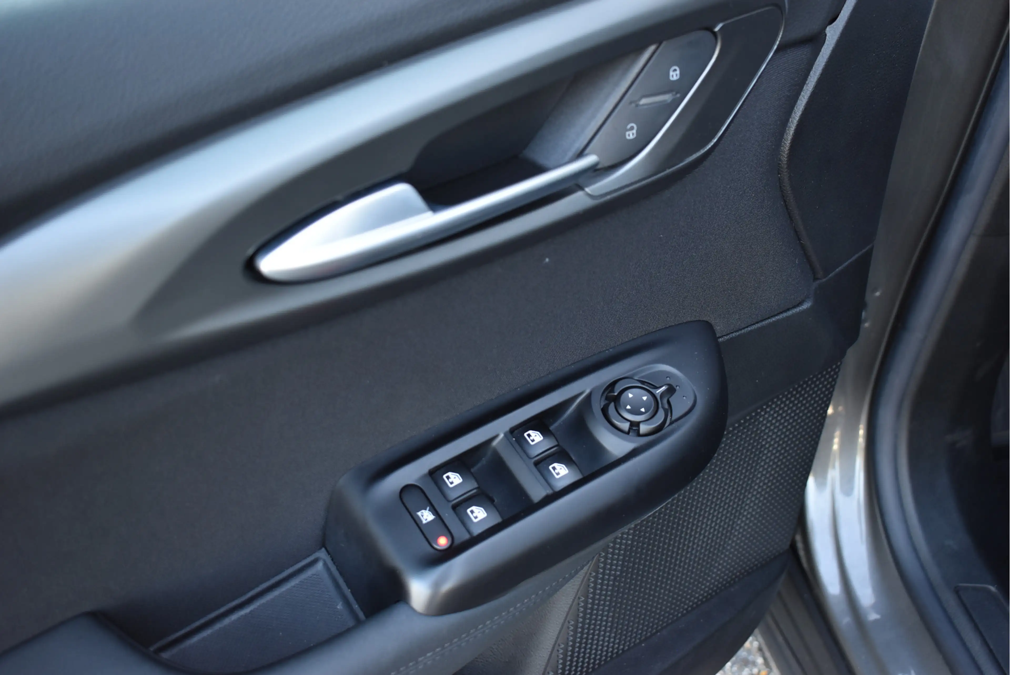 Alfa Romeo Tonale 1.5T Hybrid Super Cruise control, Carplay — photo 12