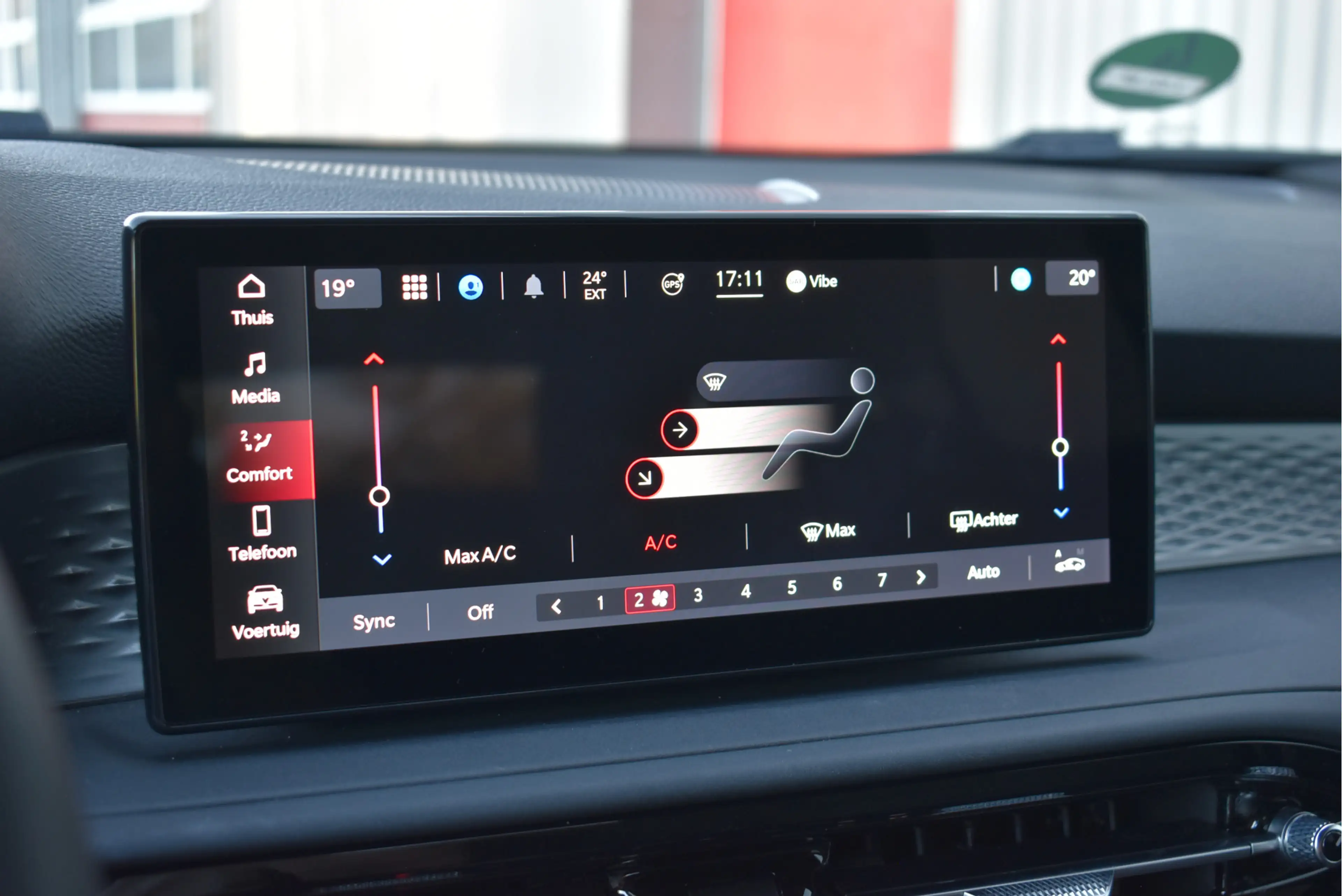 Alfa Romeo Tonale 1.5T Hybrid Super Cruise control, Carplay — photo 23