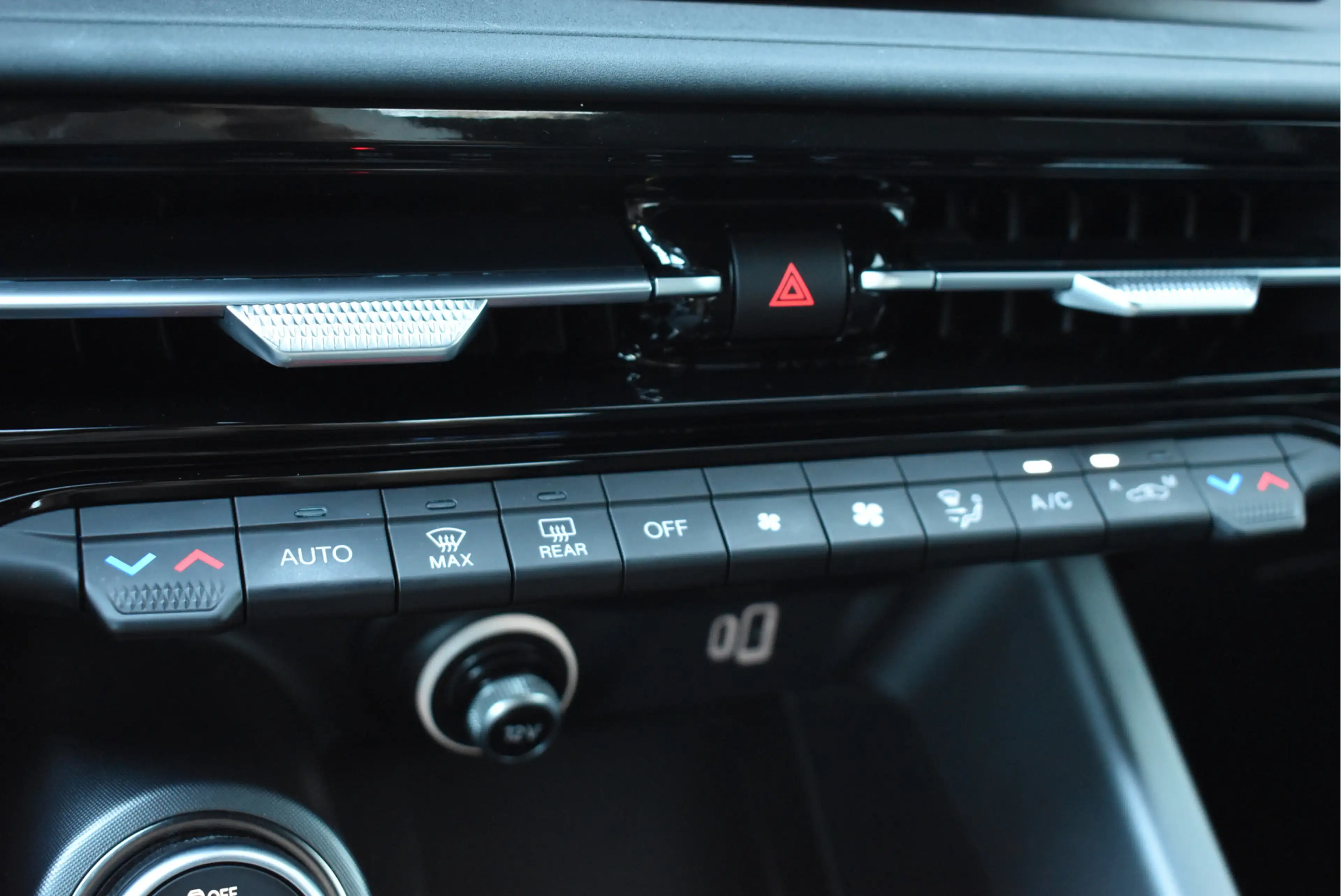 Alfa Romeo Tonale 1.5T Hybrid Super Cruise control, Carplay — photo 20