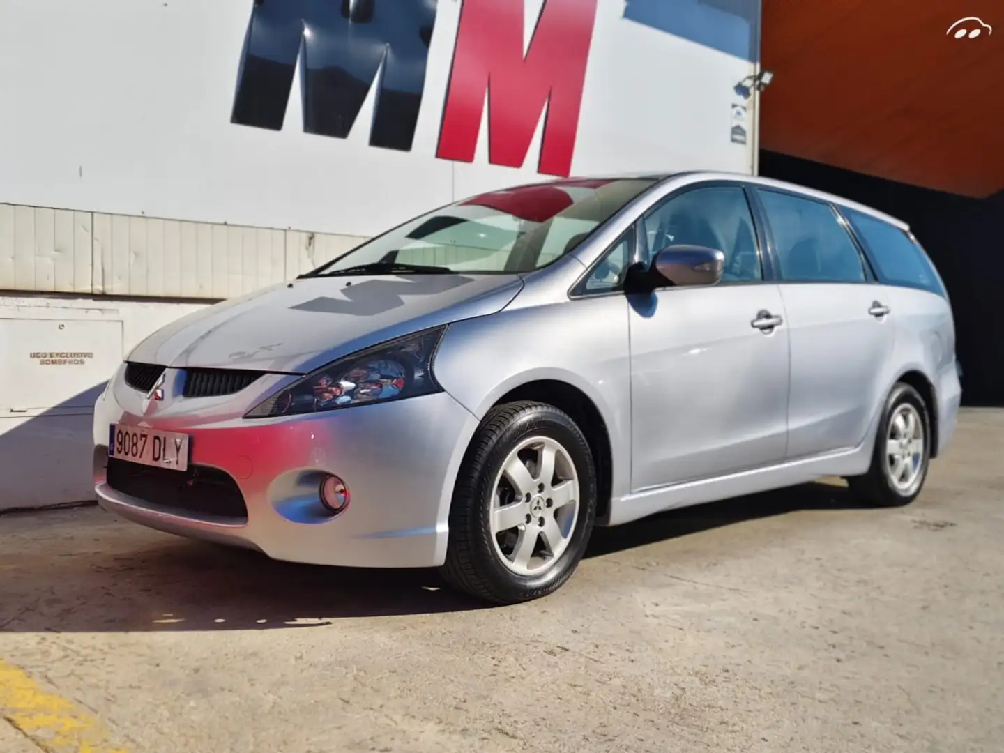 Mitsubishi Grandis 2.4 Aut. Gris - 1