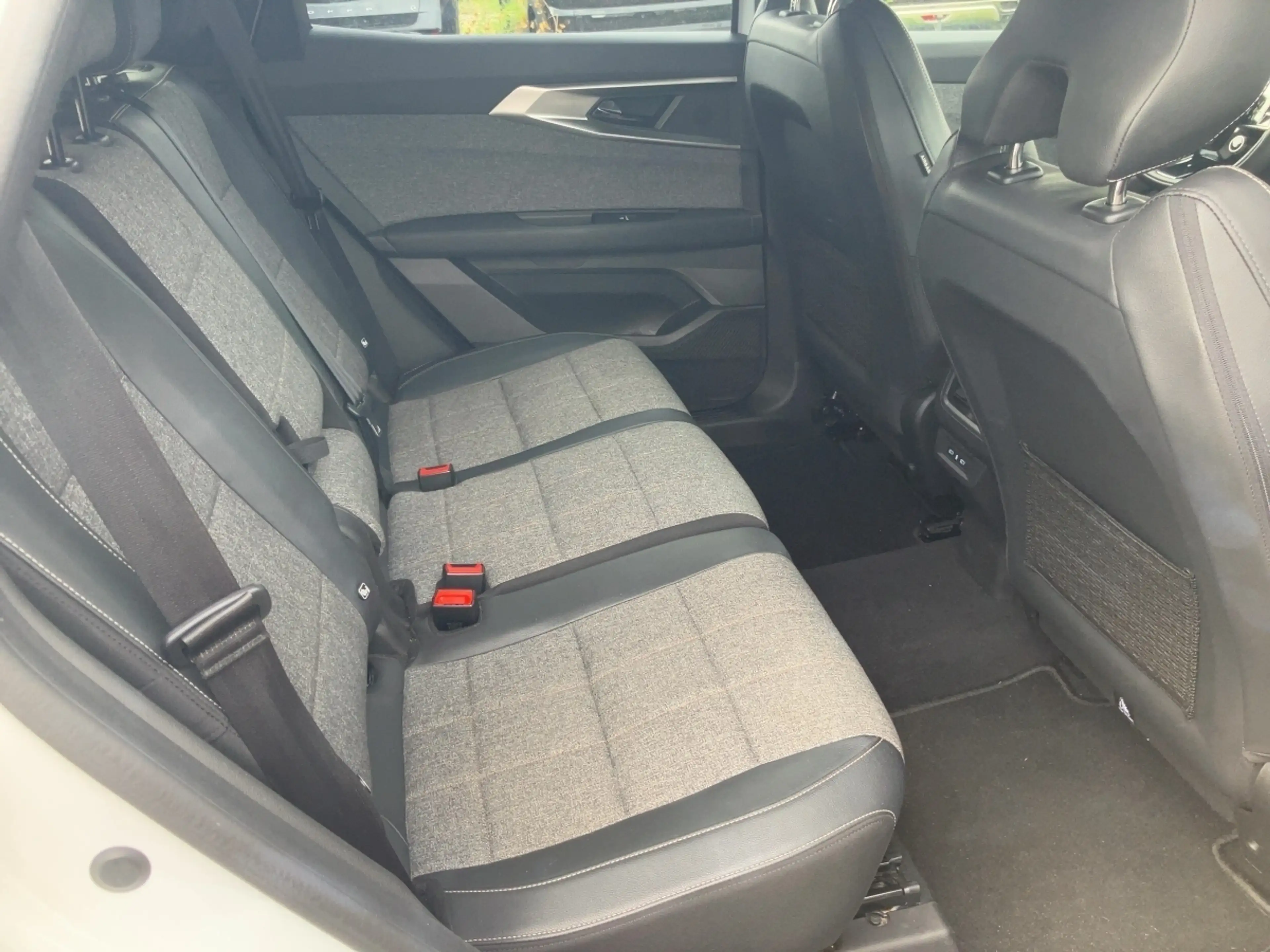 Renault Espace Techno E-Tech Full Hybrid 200 — photo 12