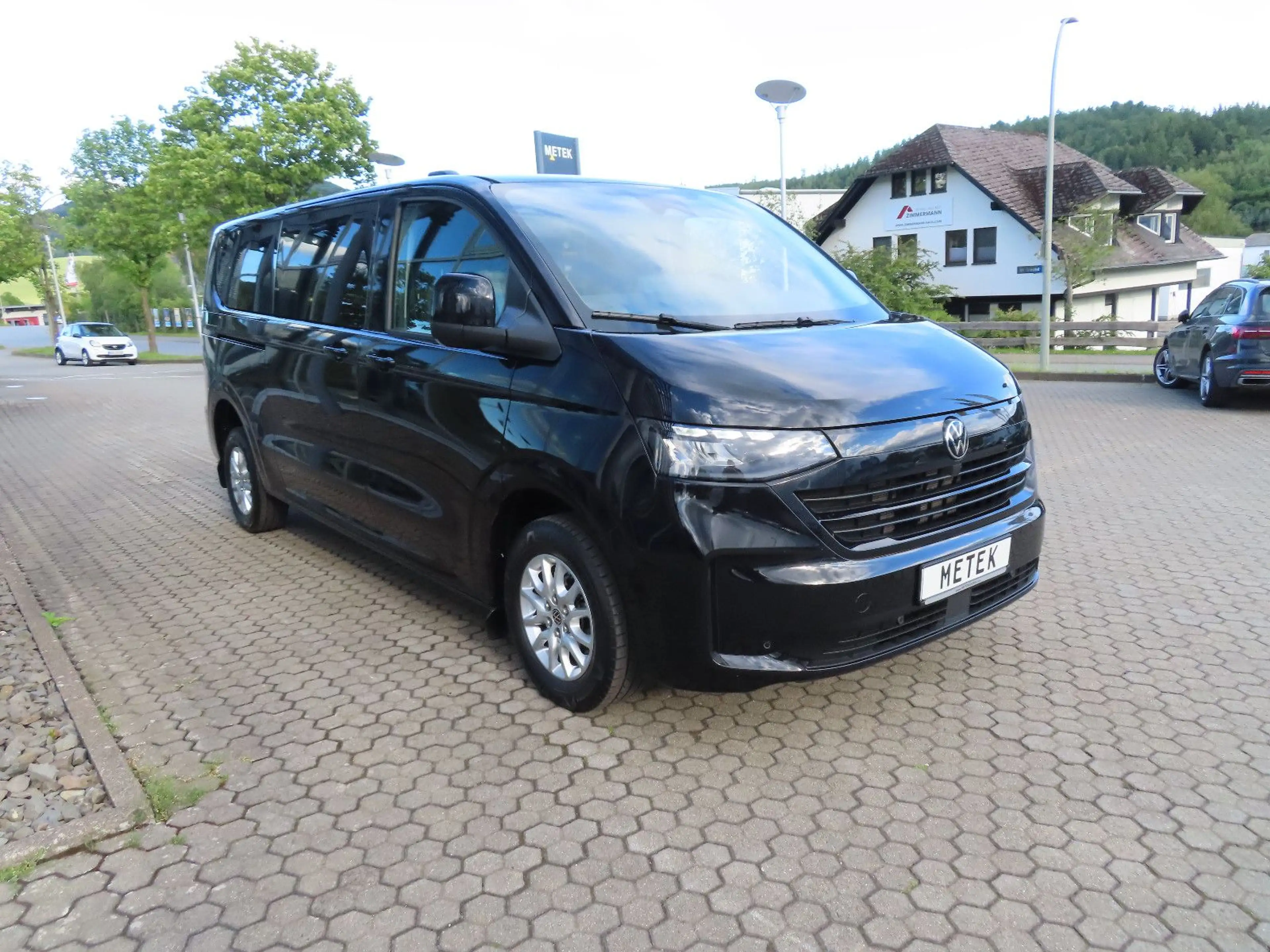 Volkswagen T7 Caravelle 2.0 TDI Life LR DSG AHK — photo 2