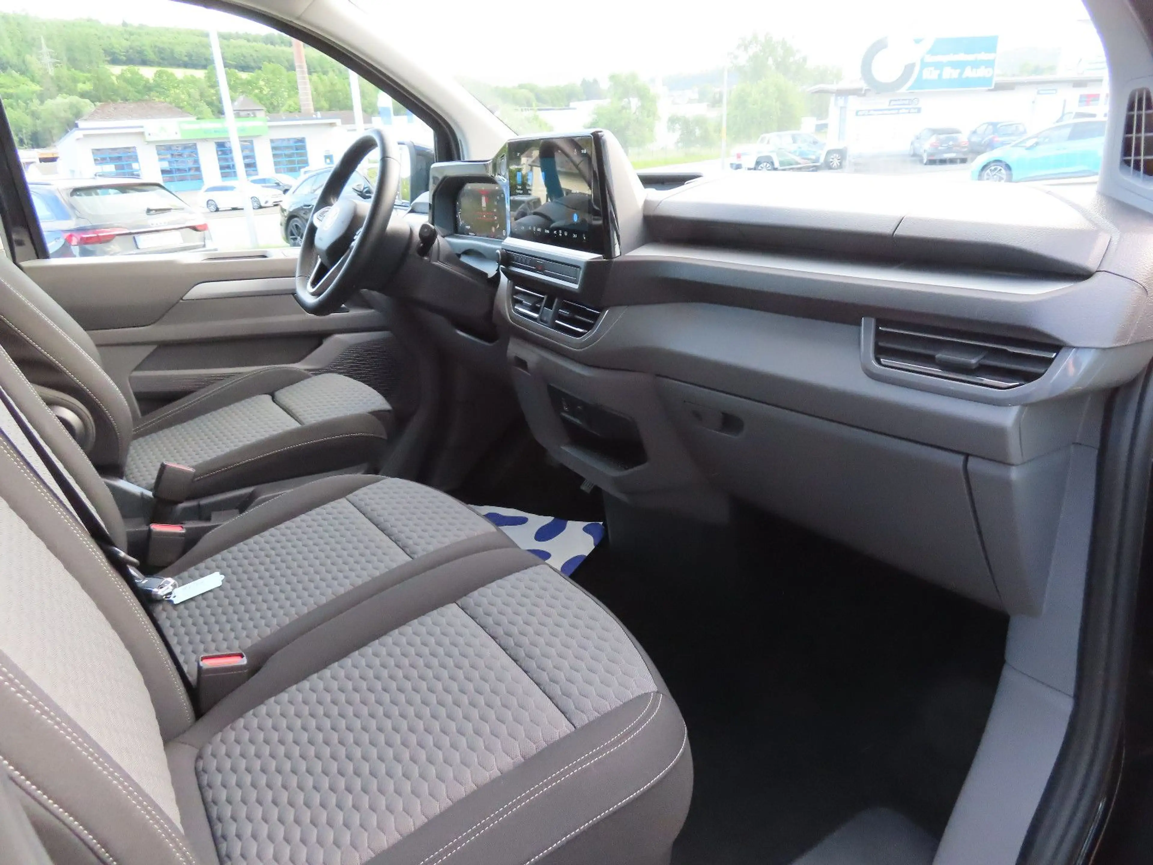 Volkswagen T7 Caravelle 2.0 TDI Life LR DSG AHK — photo 7