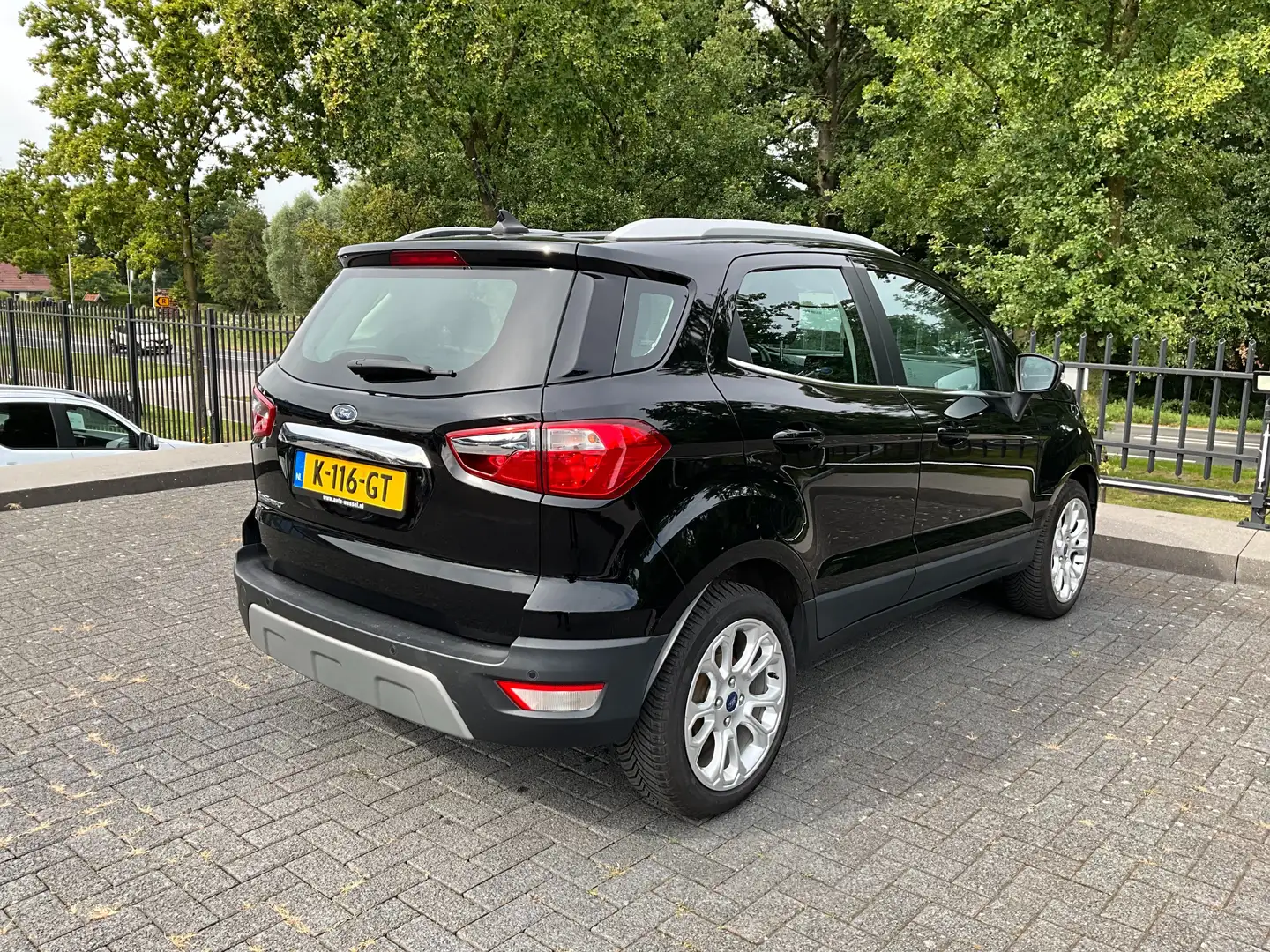 Ford EcoSport 1.0 EcoBoost Titanium Zwart - 2