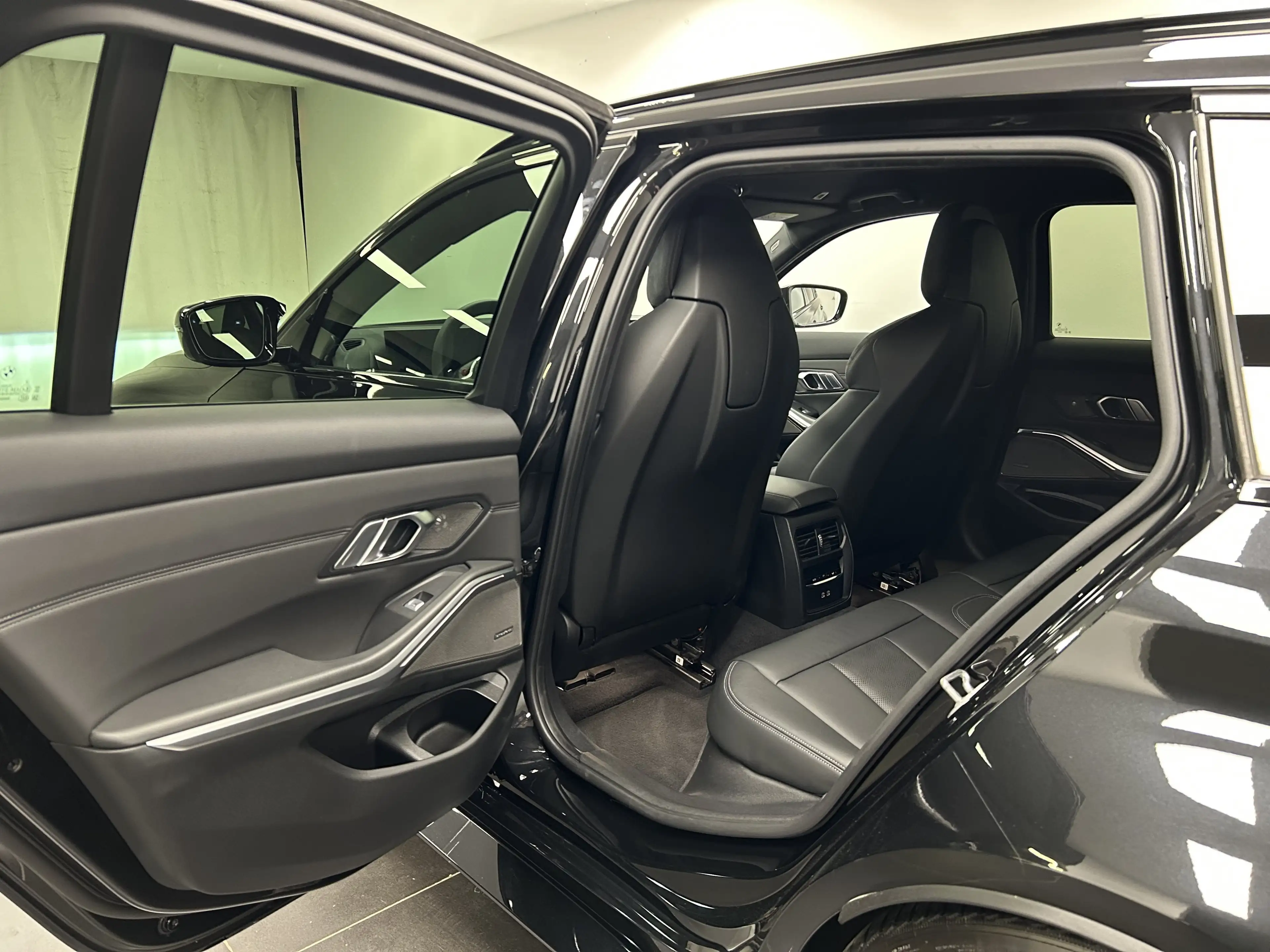 BMW M3 Competition M xDrive Touring Harman/Kardon Laser D — photo 15
