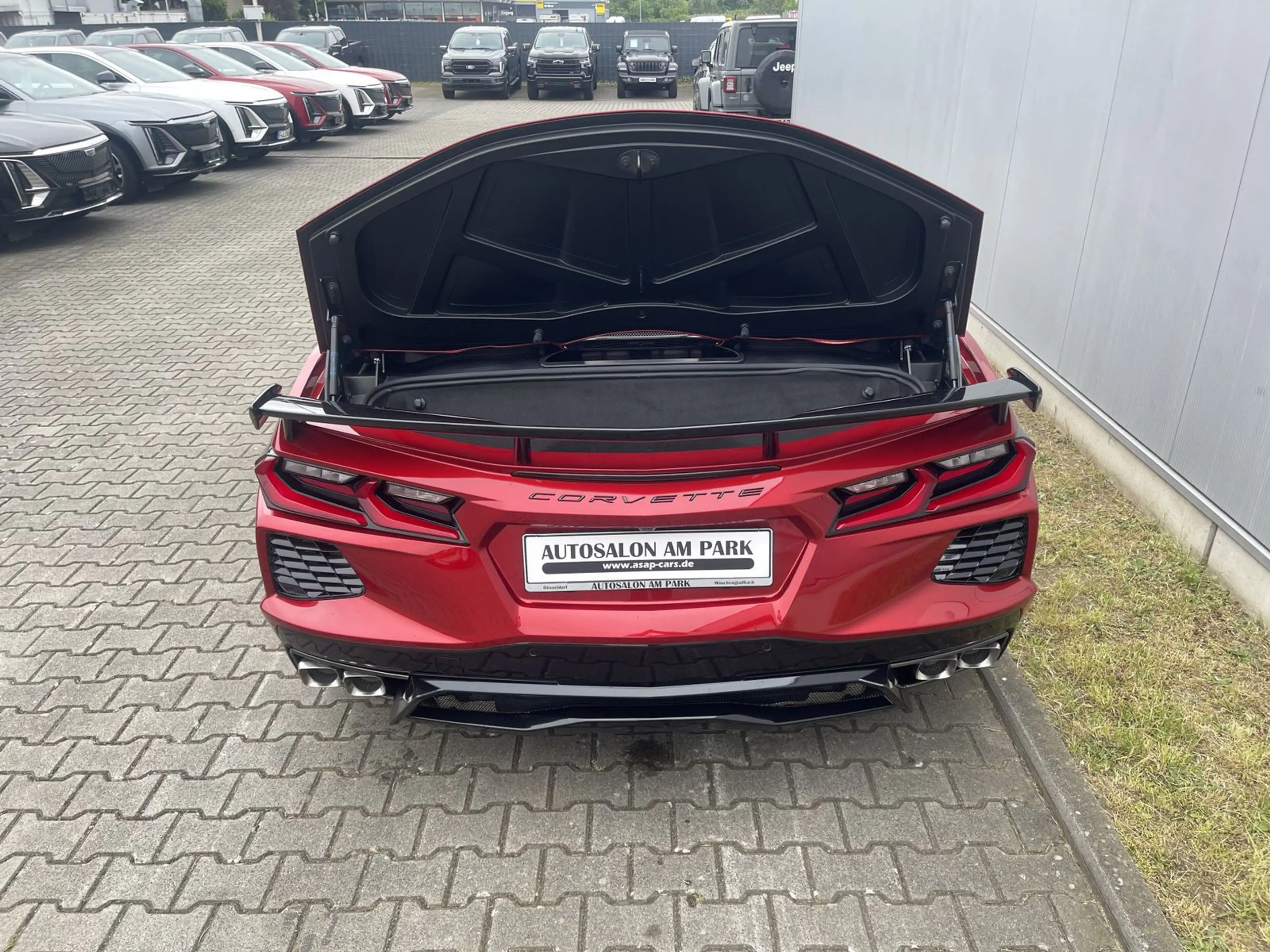 Corvette C8 Convertible 6.2 V8 3LT tactial red — photo 5