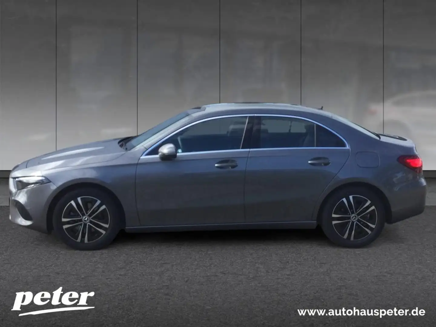 Mercedes-Benz A 180 Limousine Progressive Line Advanced Grau - 2