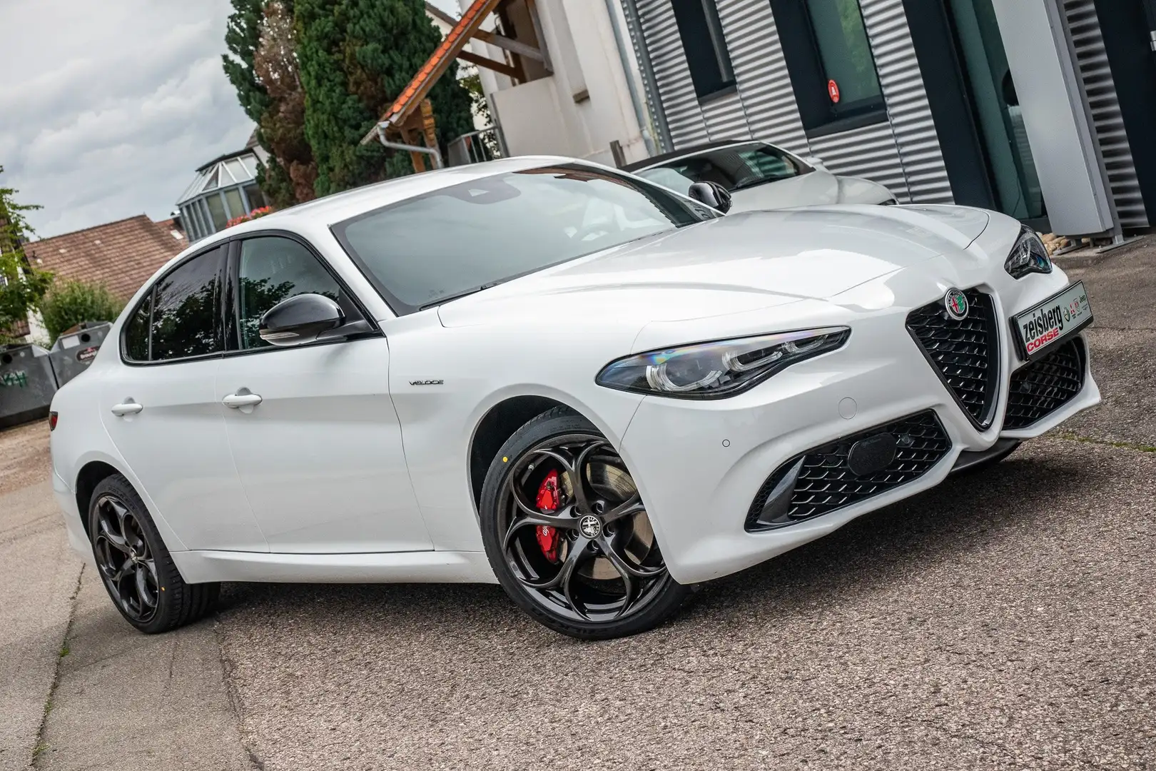 Alfa Romeo Giulia MY 24 Veloce 2.0 AT8 Q4 Tech+Prem-Paket Weiß - 2