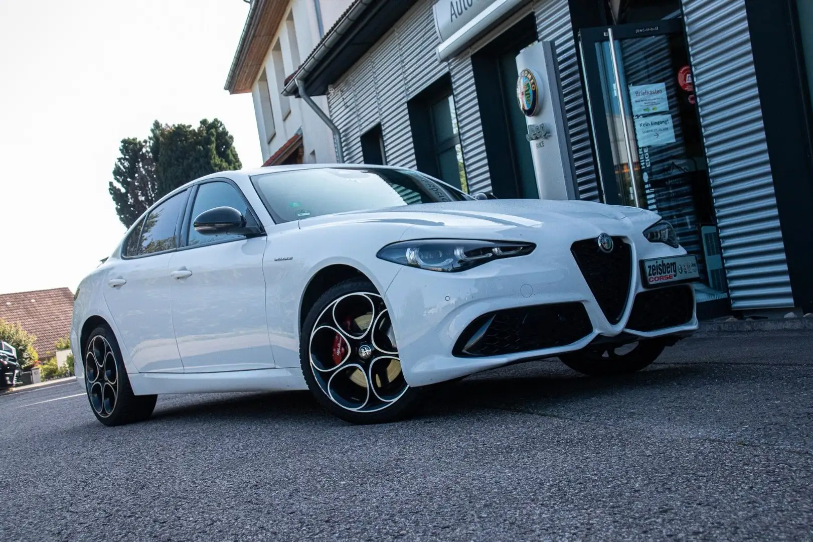 Alfa Romeo Giulia MY 24 Veloce 2.0 AT8 Q4 Tech+Prem-Paket Weiß - 1
