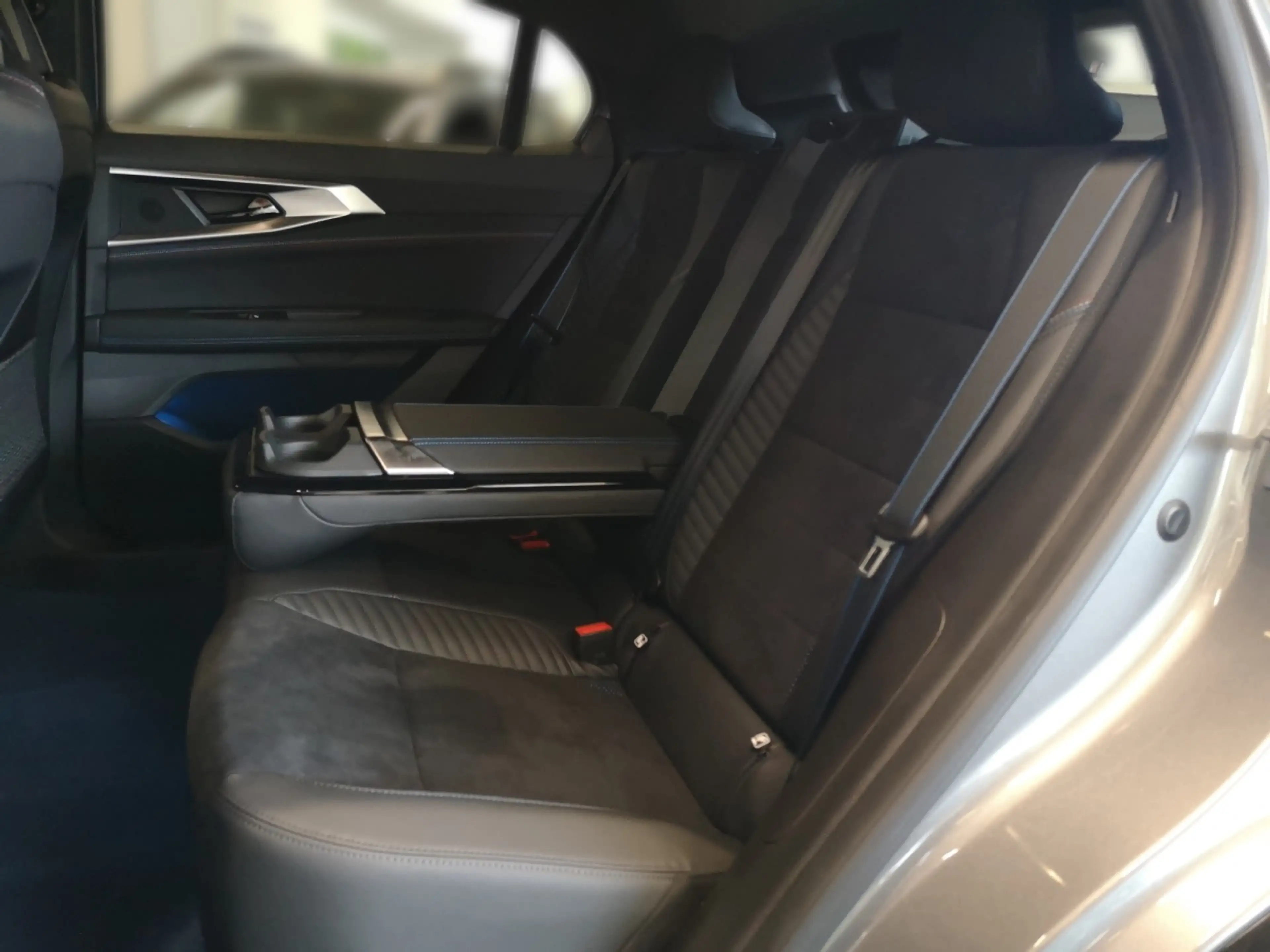 Renault Rafale Atelier Alpine Hyper Hybrid E-Tech 300PS 4x4 — photo 11