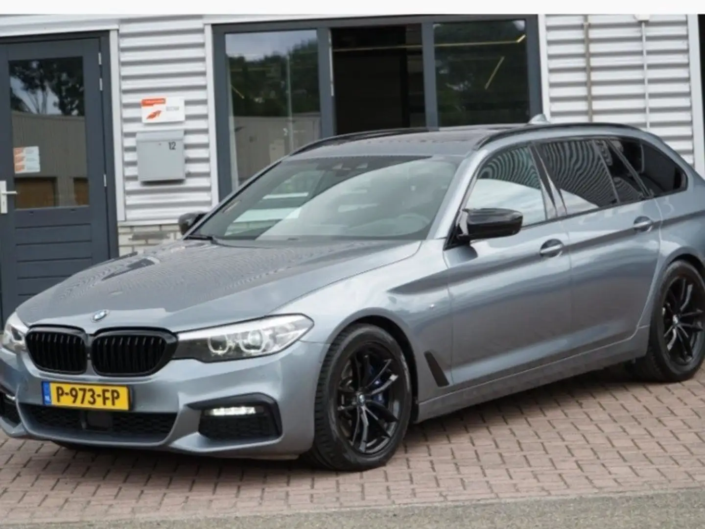 BMW 530 530i Touring Aut. Luxury Line - 1