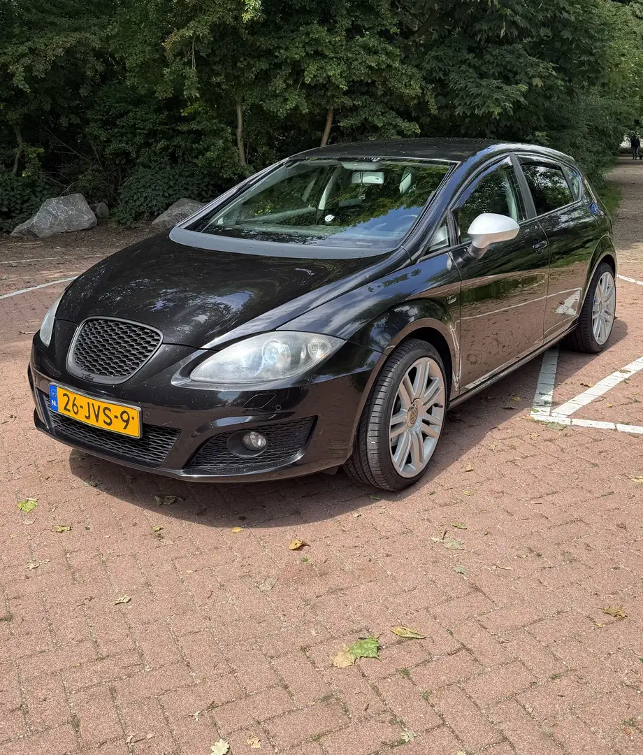 SEAT Leon Seat Leon 1.8 TSI 5drs zwart Zwart - 1