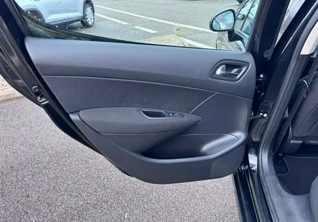 Peugeot 308 308 — photo 26
