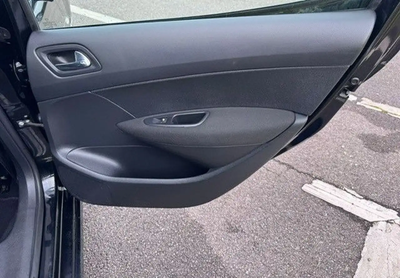 Peugeot 308 308 — photo 28
