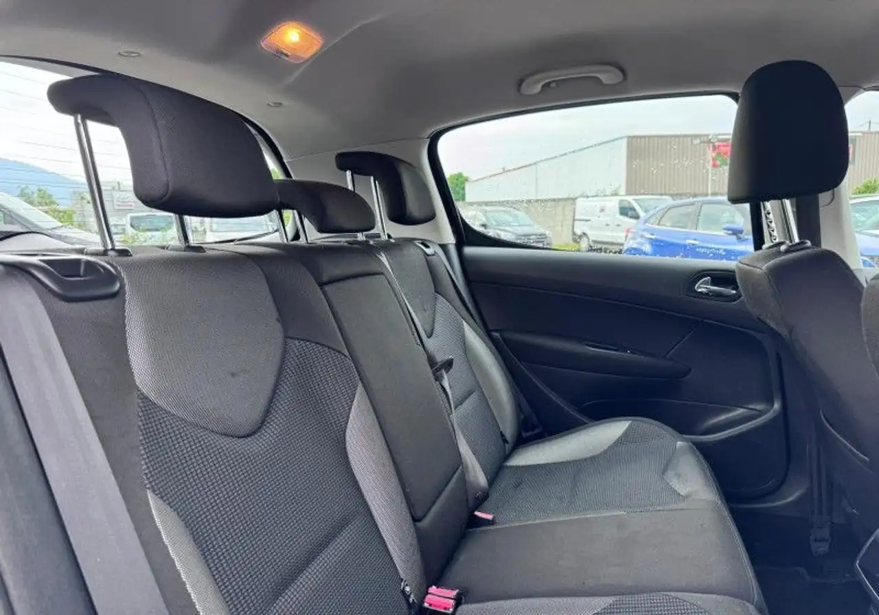 Peugeot 308 308 — photo 21