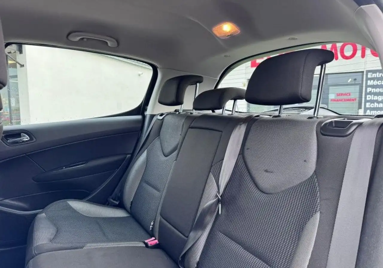 Peugeot 308 308 — photo 24