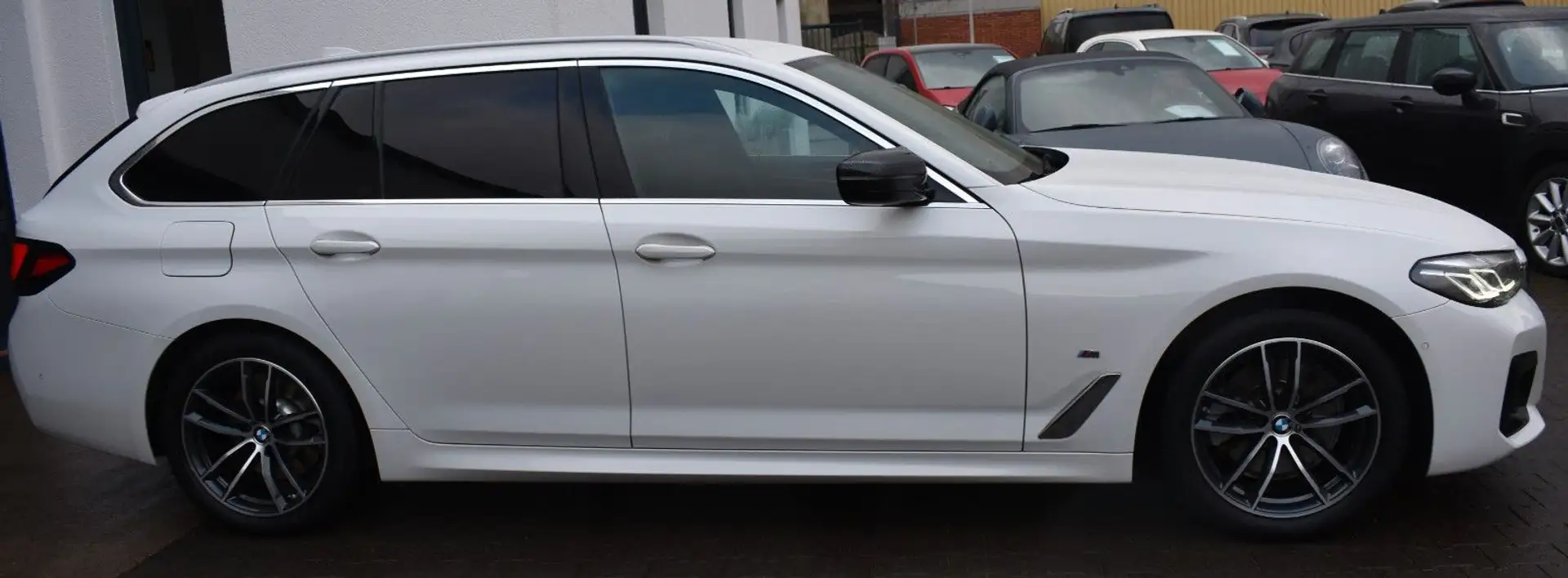 BMW 520 d M Sport Touring LED/ACC/M-Paket/uvm. Weiß - 2