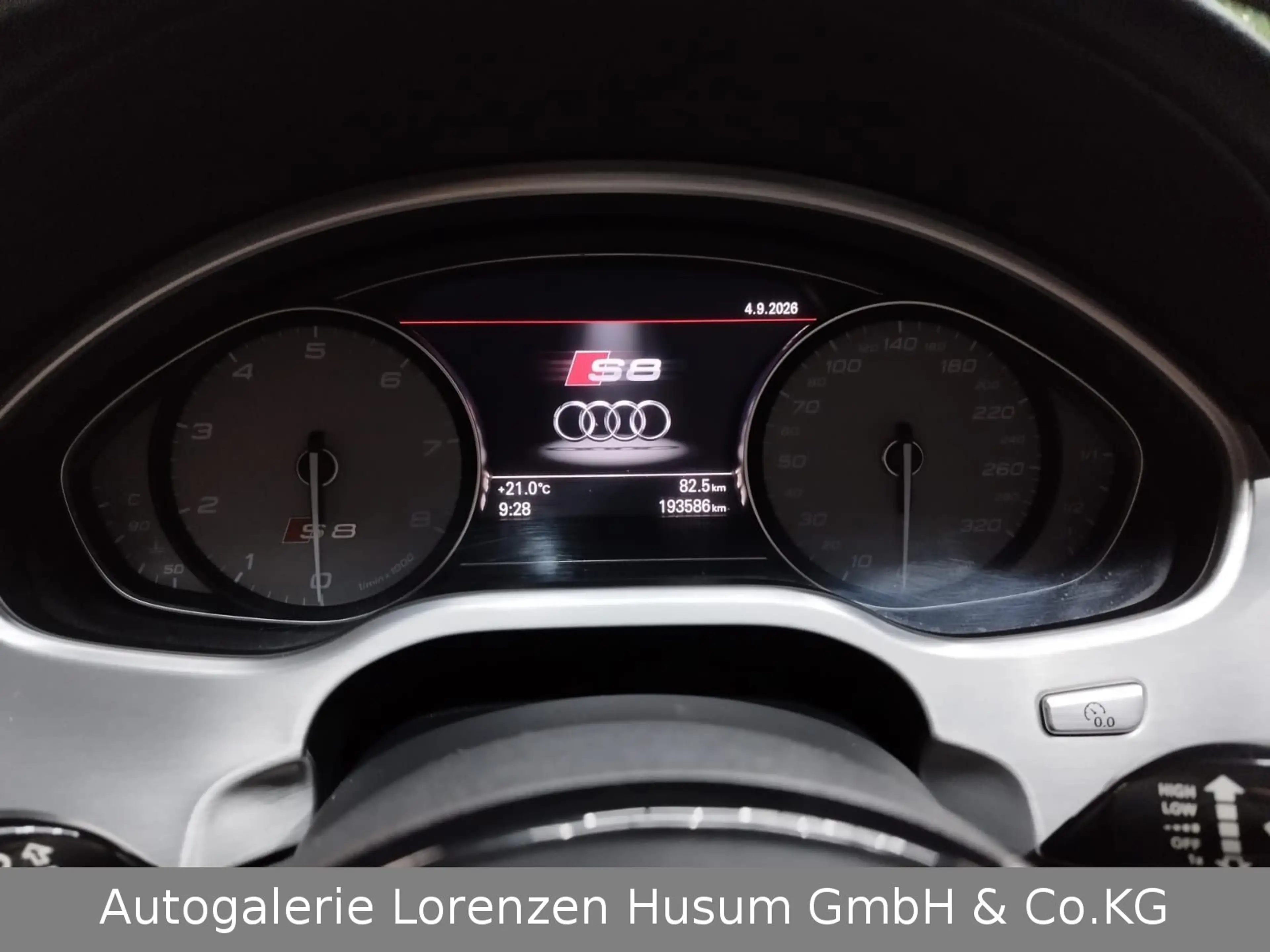 Audi S8 4.0 TFSI quattro S-LINE / LED / 520PS / Pano — photo 9