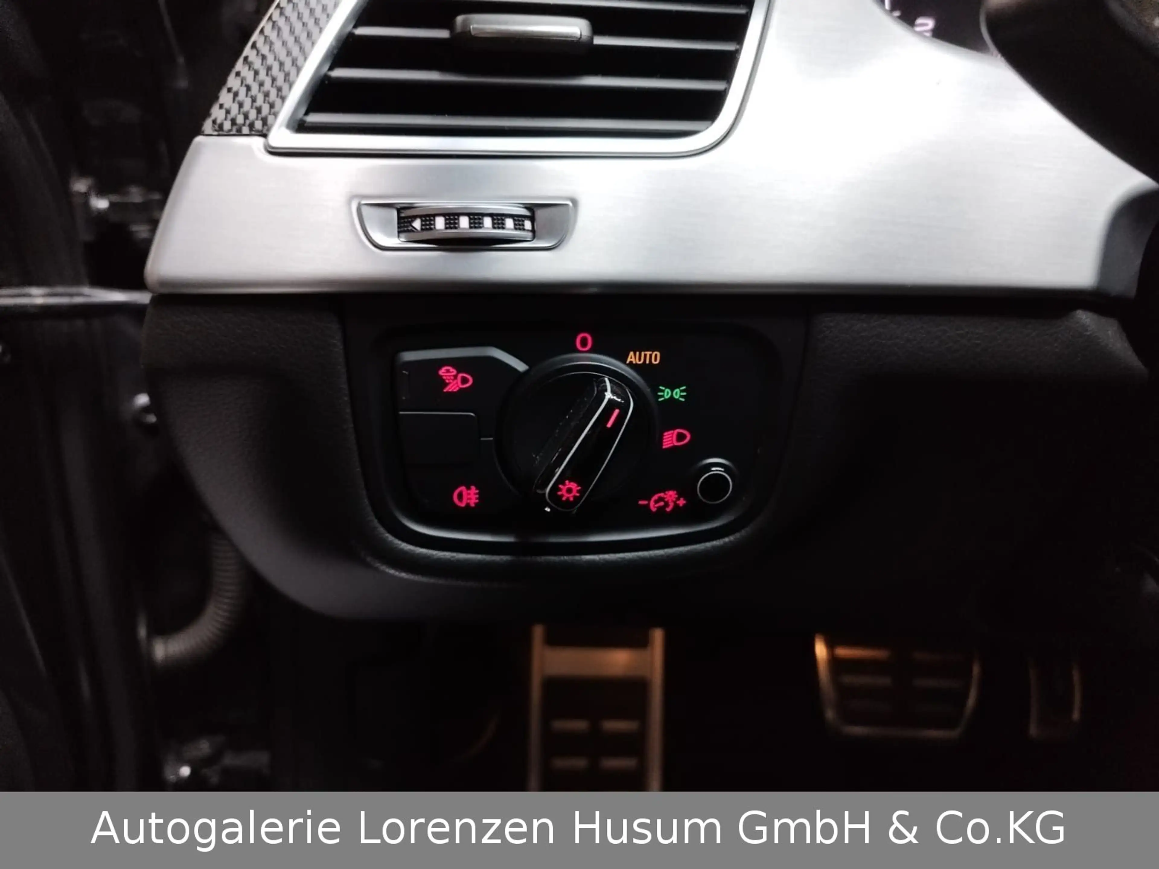 Audi S8 4.0 TFSI quattro S-LINE / LED / 520PS / Pano — photo 14